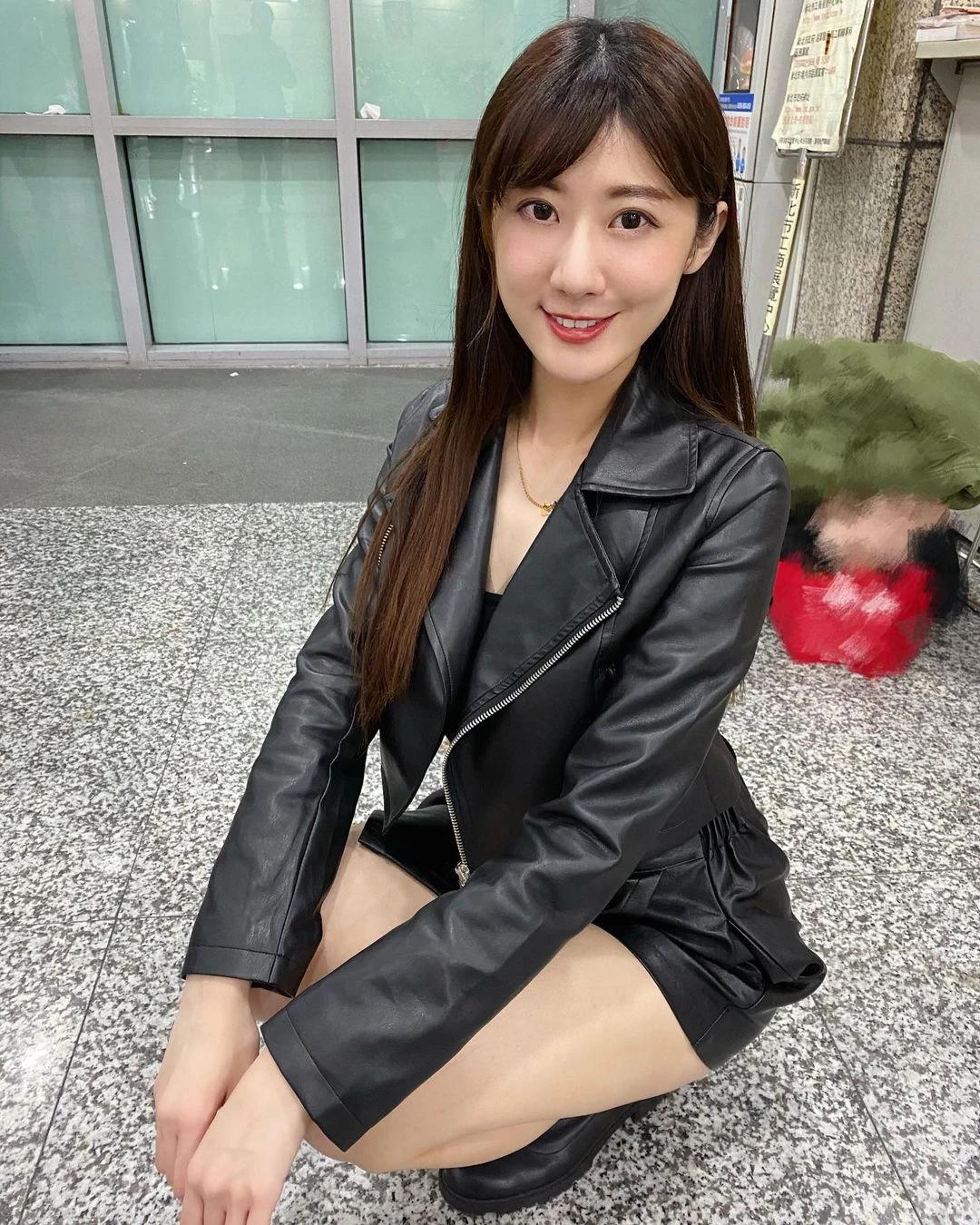 114516g43ydmhq35m41875.webp