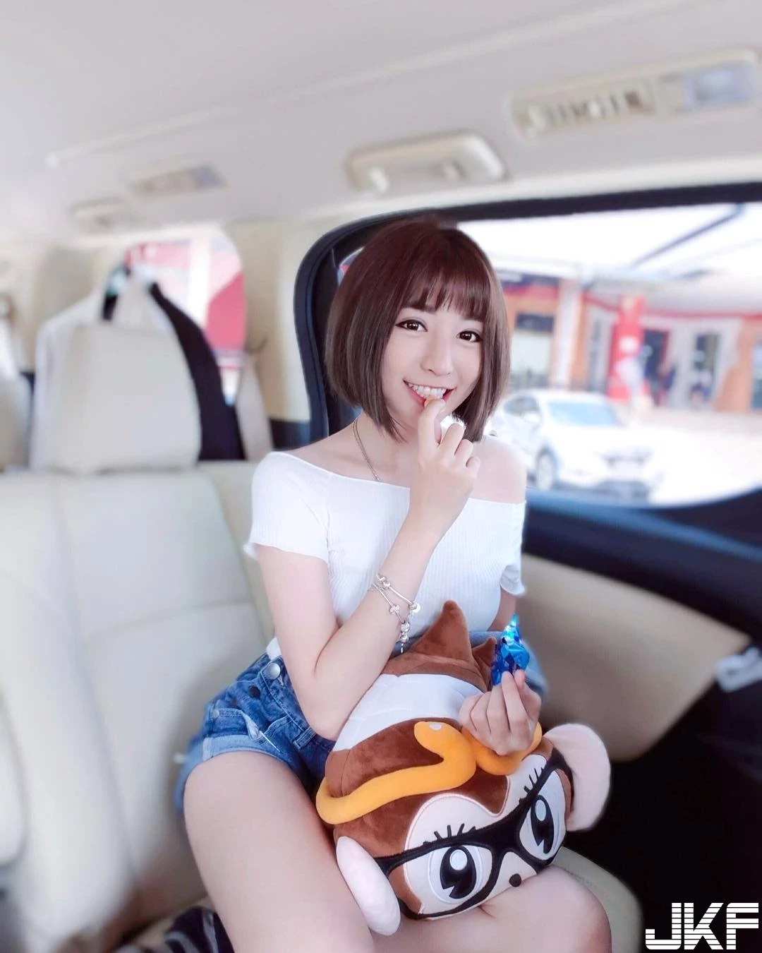 185924g6wi1dxfjq1v66i0.webp