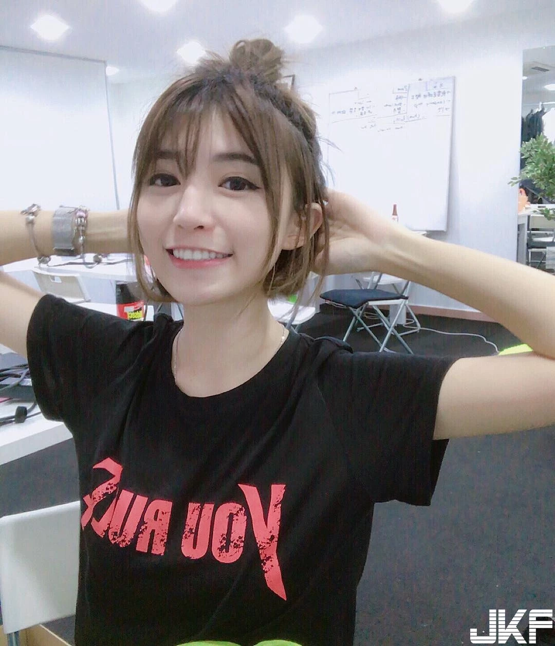 190221pu9umheze0de8euy.webp