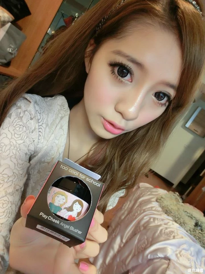182127y7twwbhl9fs4tfcz.webp