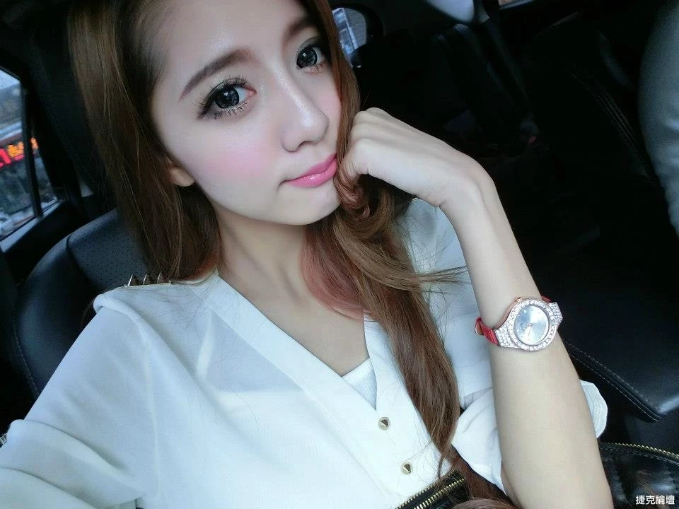 182245ds8q3sczgg1sxts2.webp