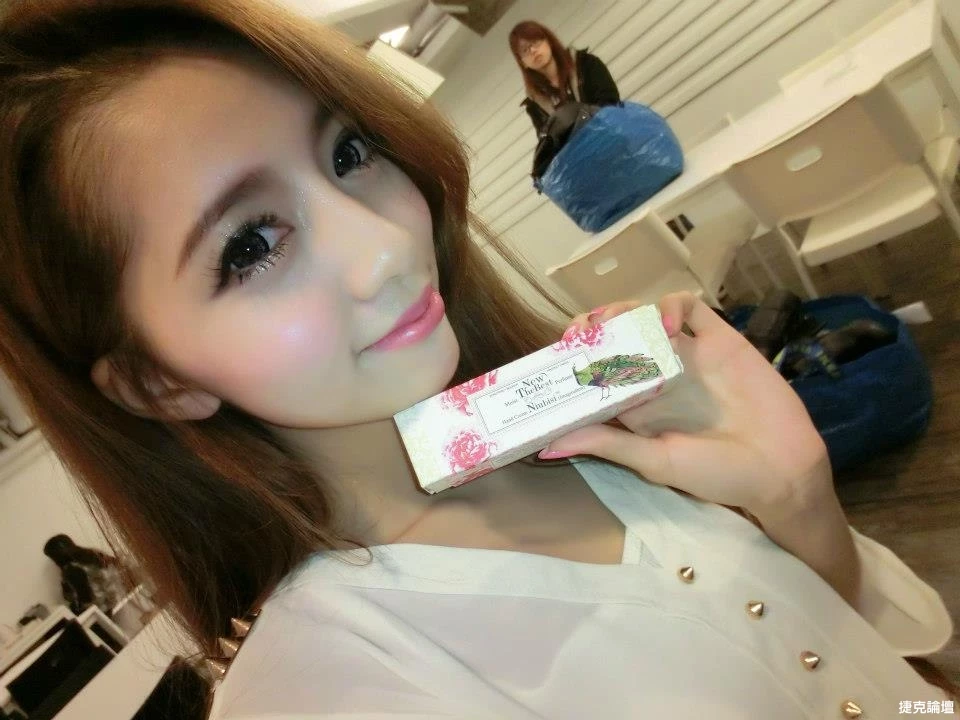 182255ufhy9c9lynx9545c.webp