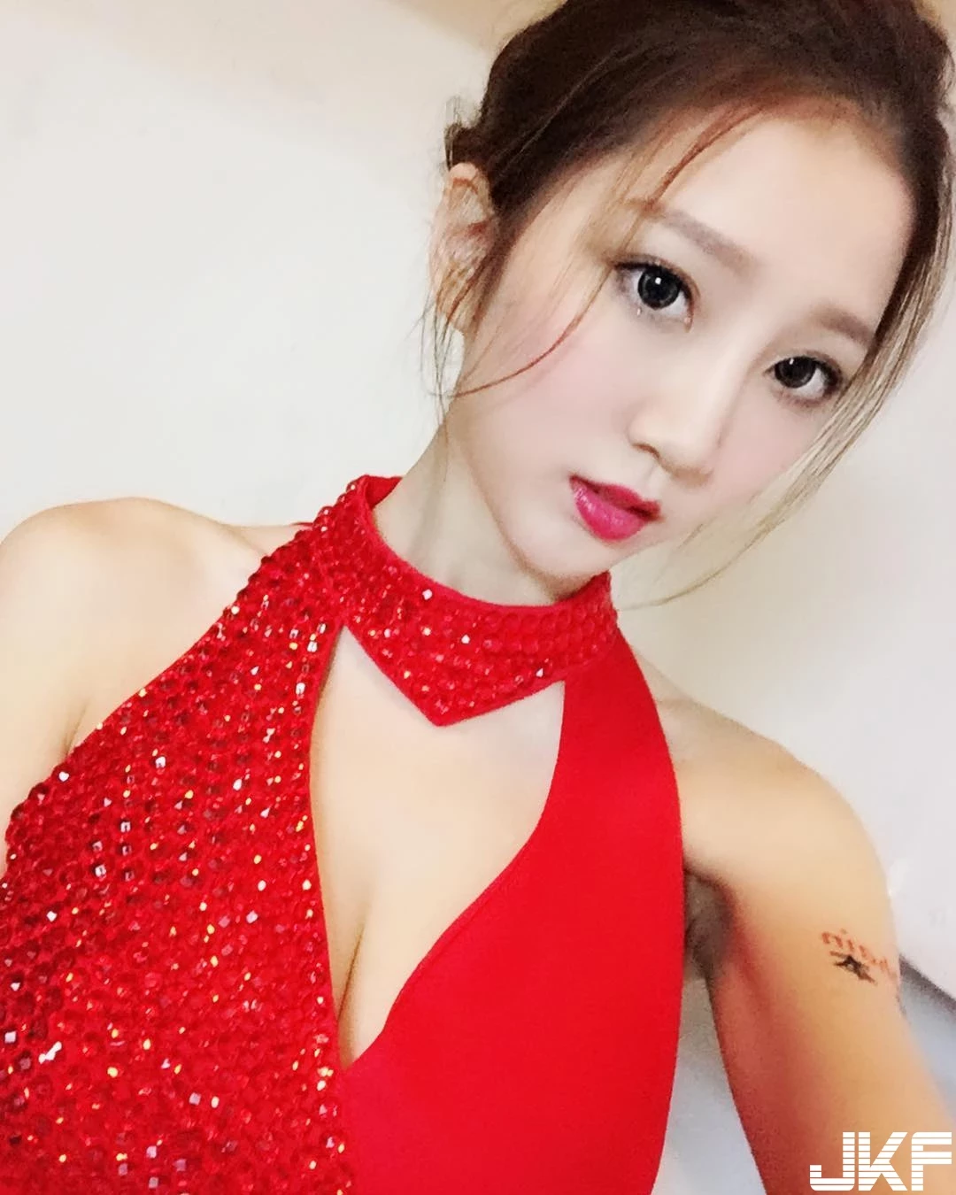 174238q17sdz32bop1fds7.webp