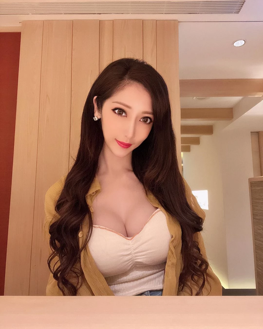 164347fa5v6cshus5s1ss3.webp