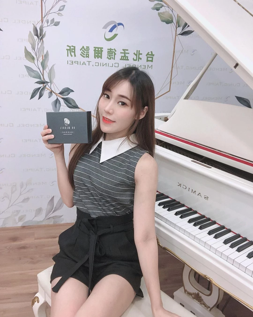 1702073.webp