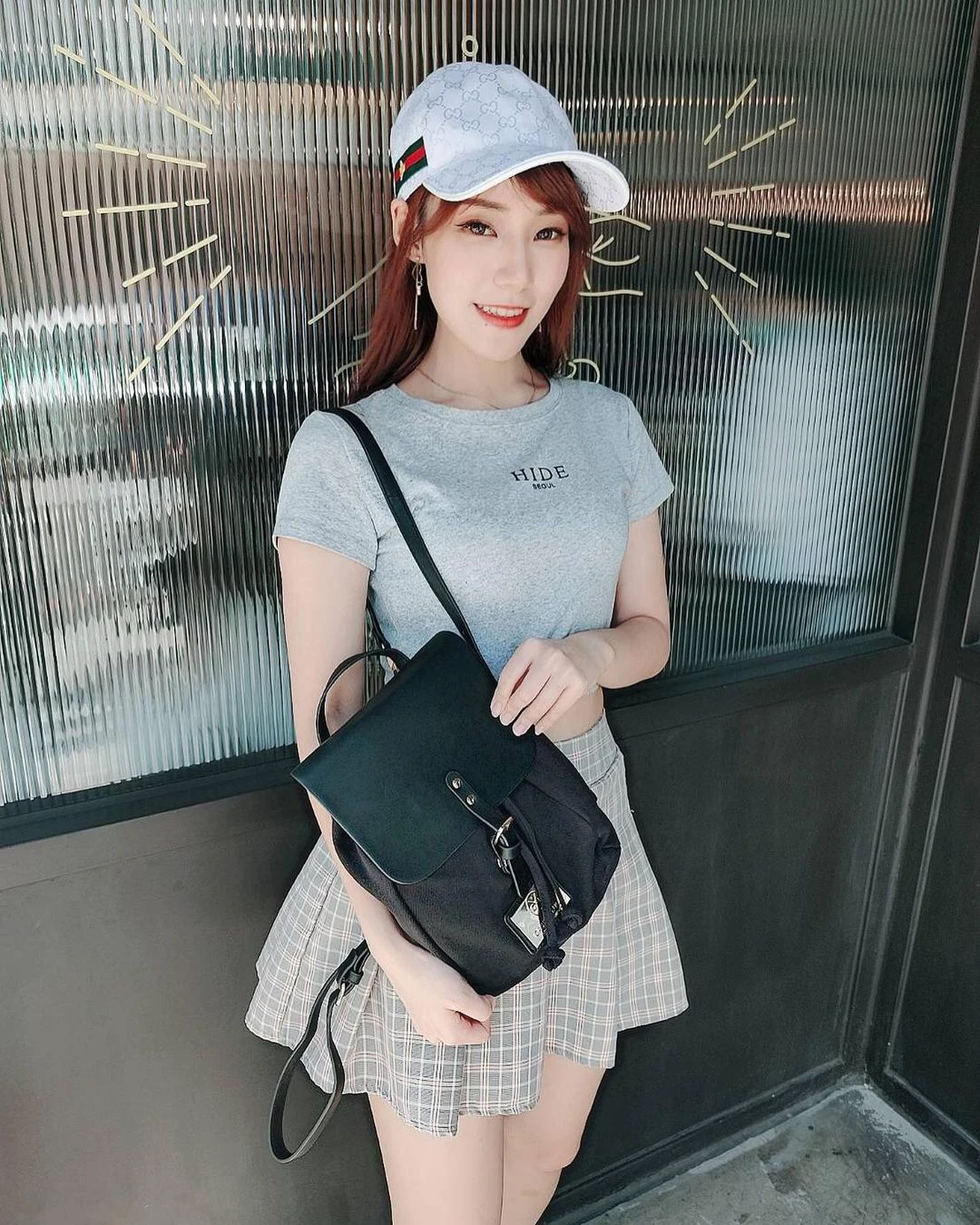 1702074.webp