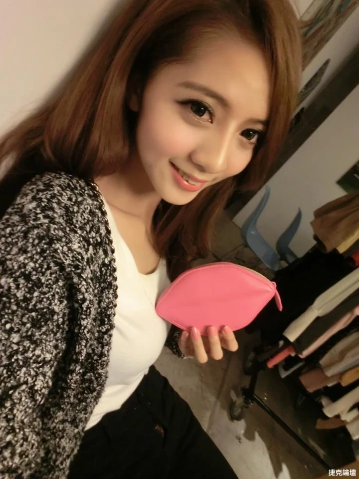 181038wn2z77z1p7nyp7om.webp