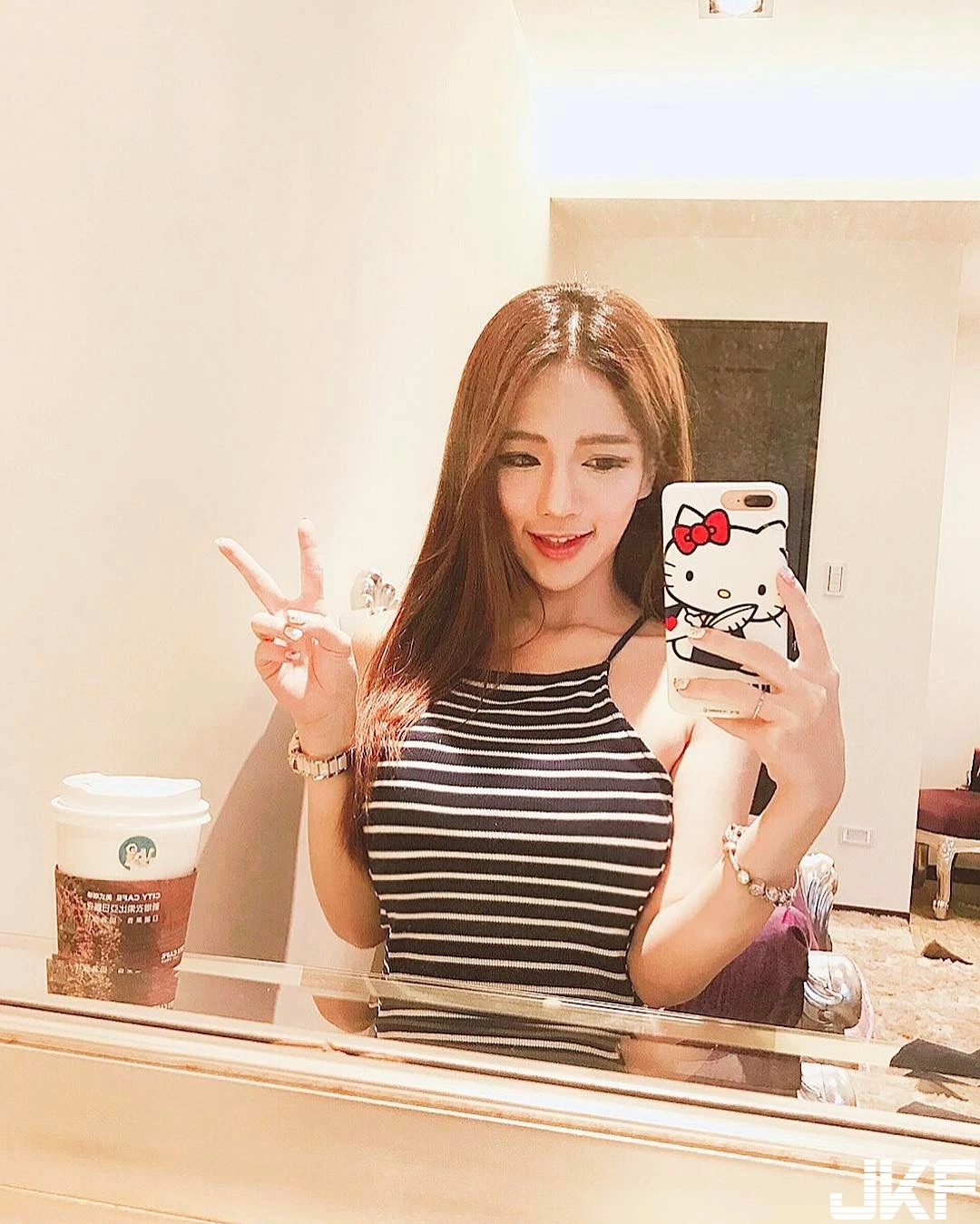 16801074.webp