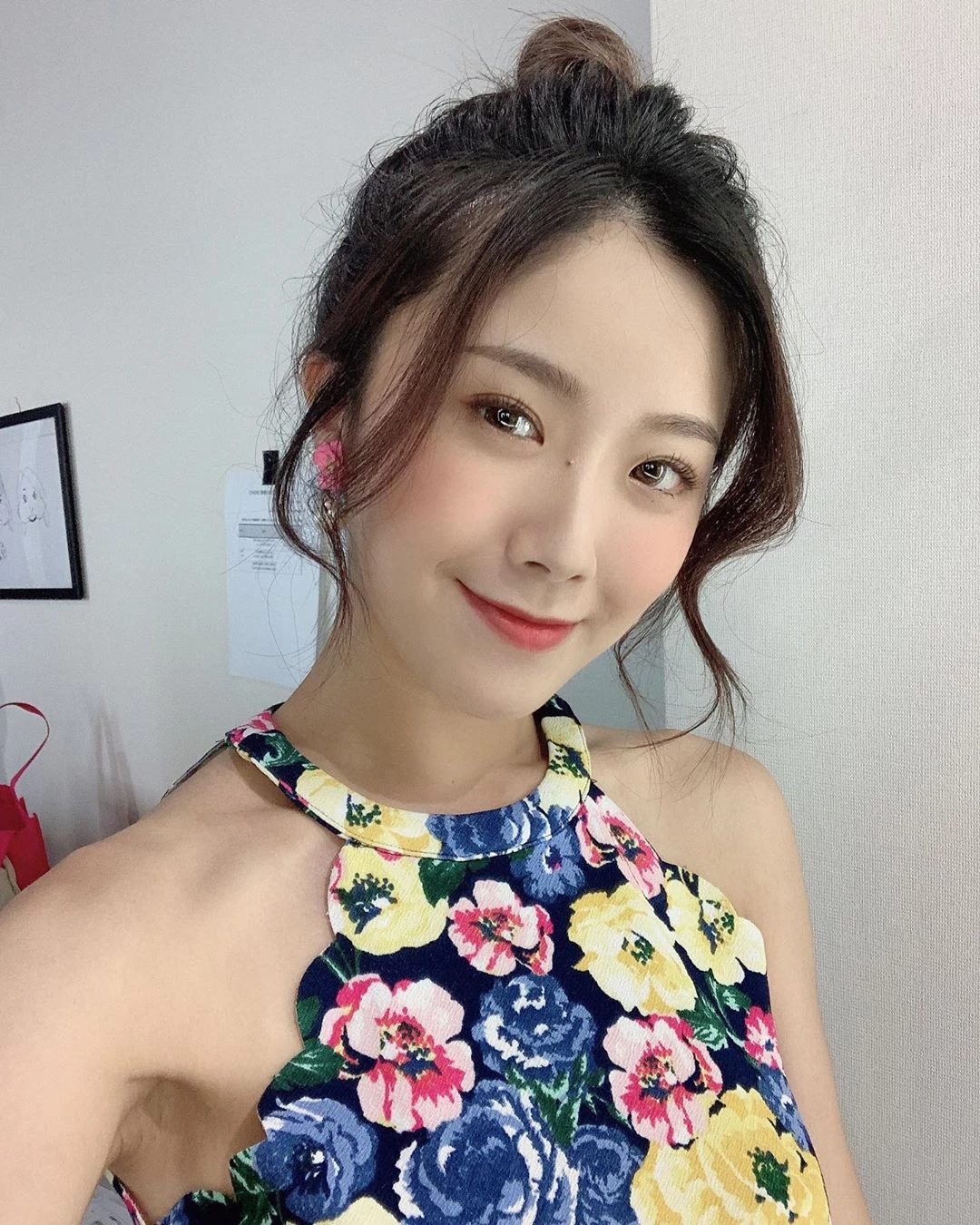 1697695.webp