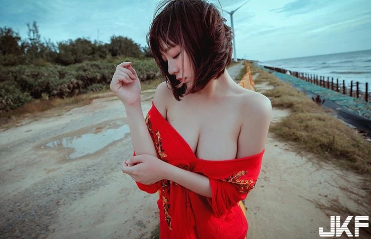162446hxkrr0j097a7bkc0.webp