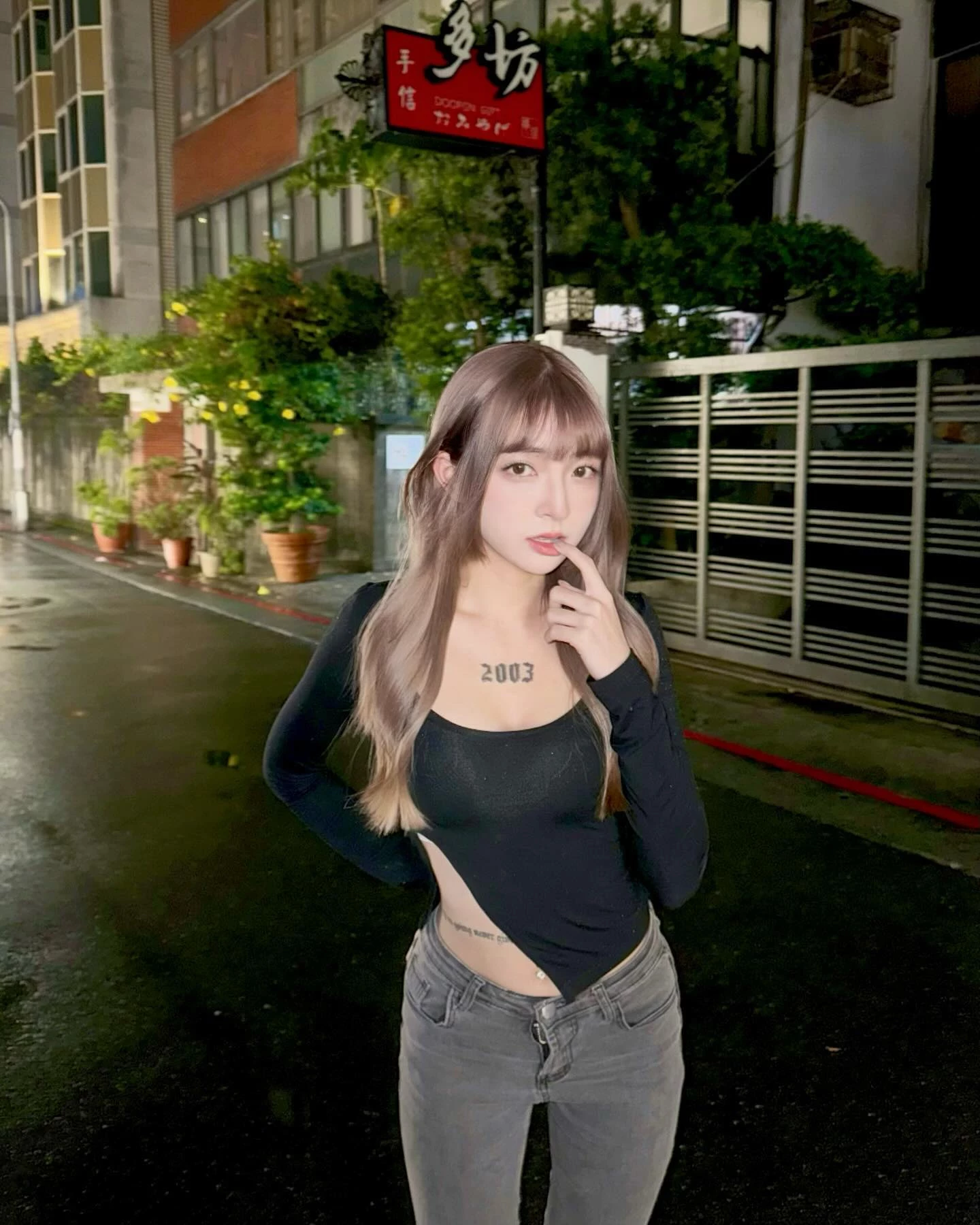 31481629.webp