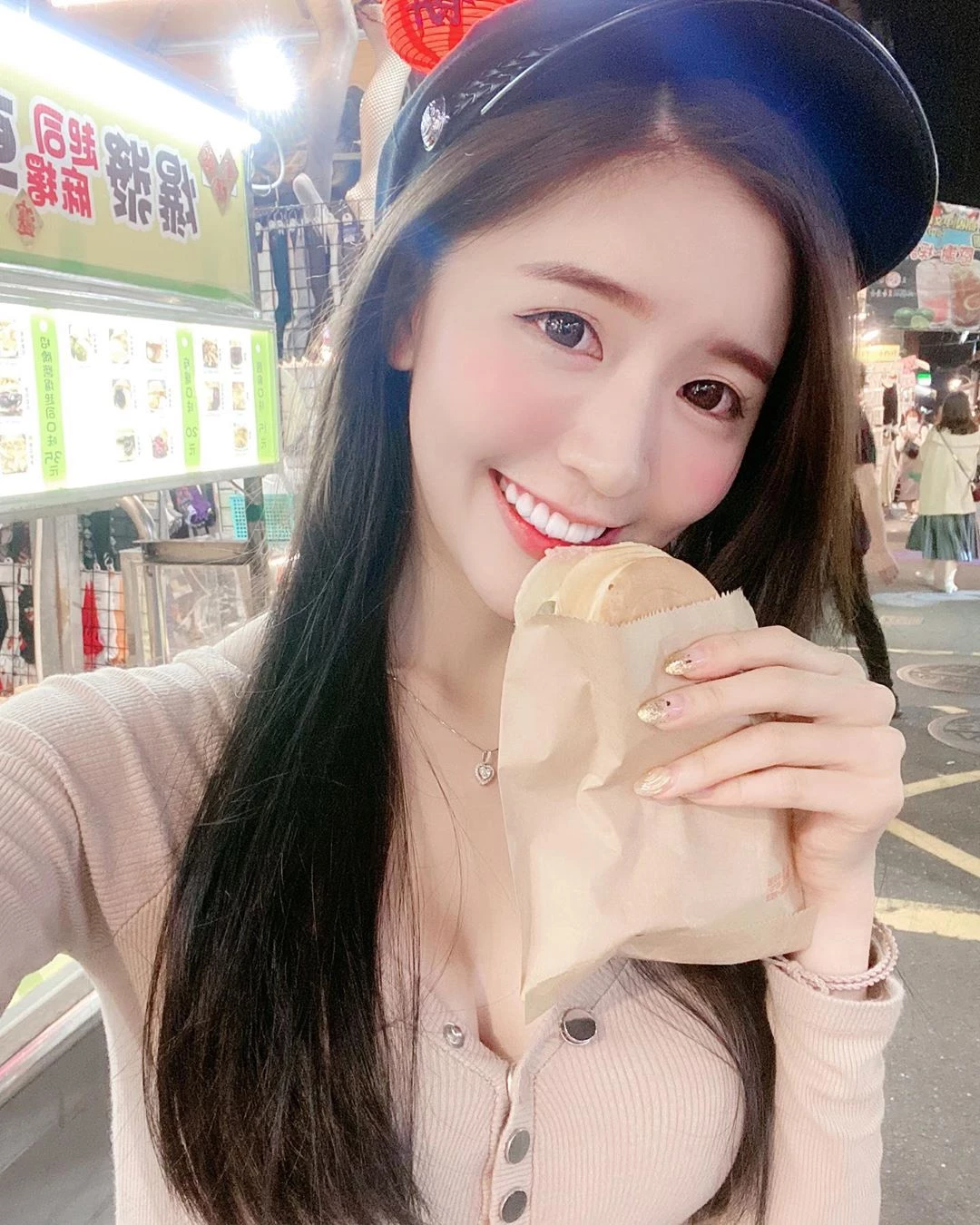 1690228.webp