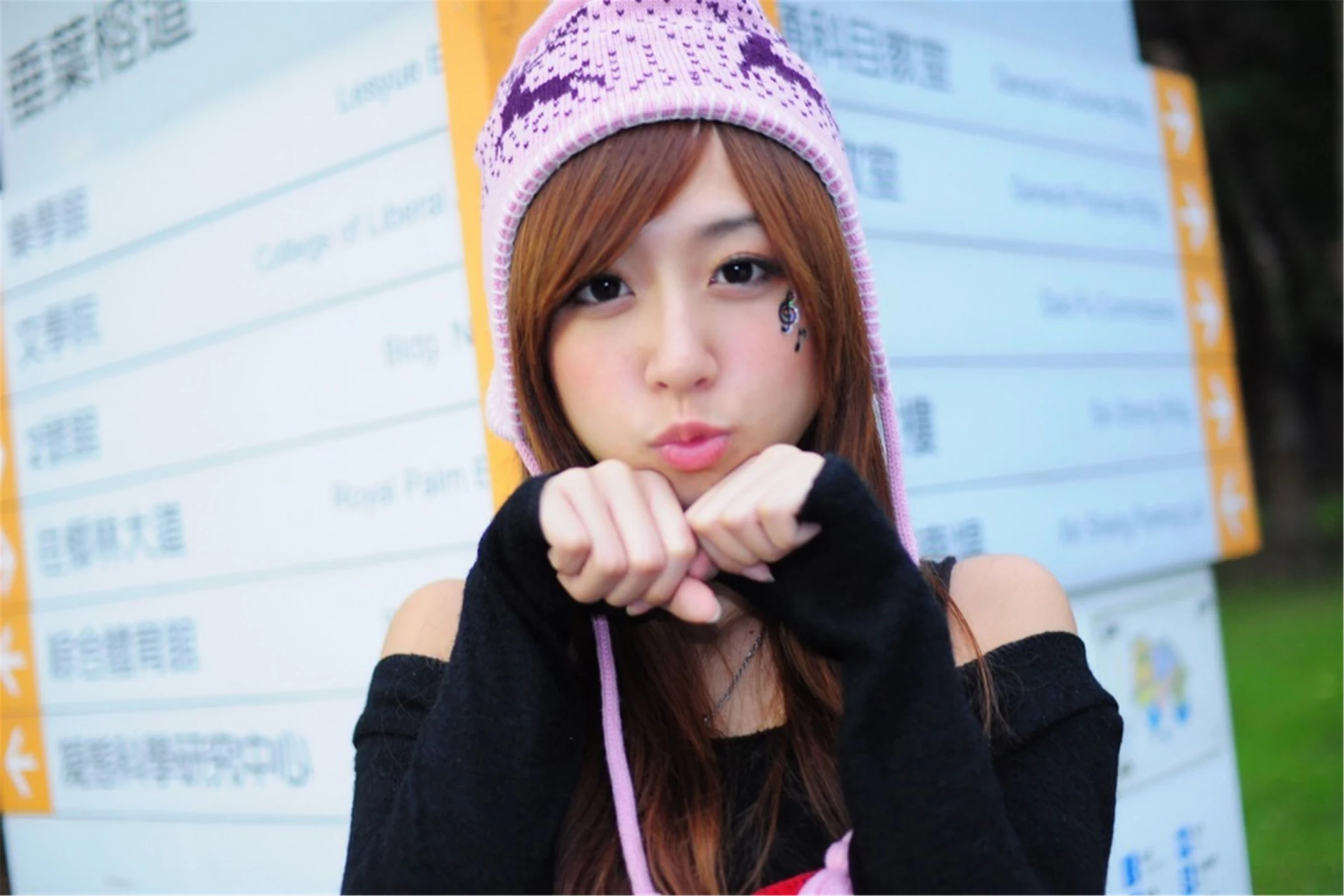 30743608.webp