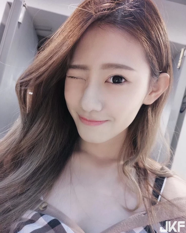 124505rx8q9be8b48glxe9.webp