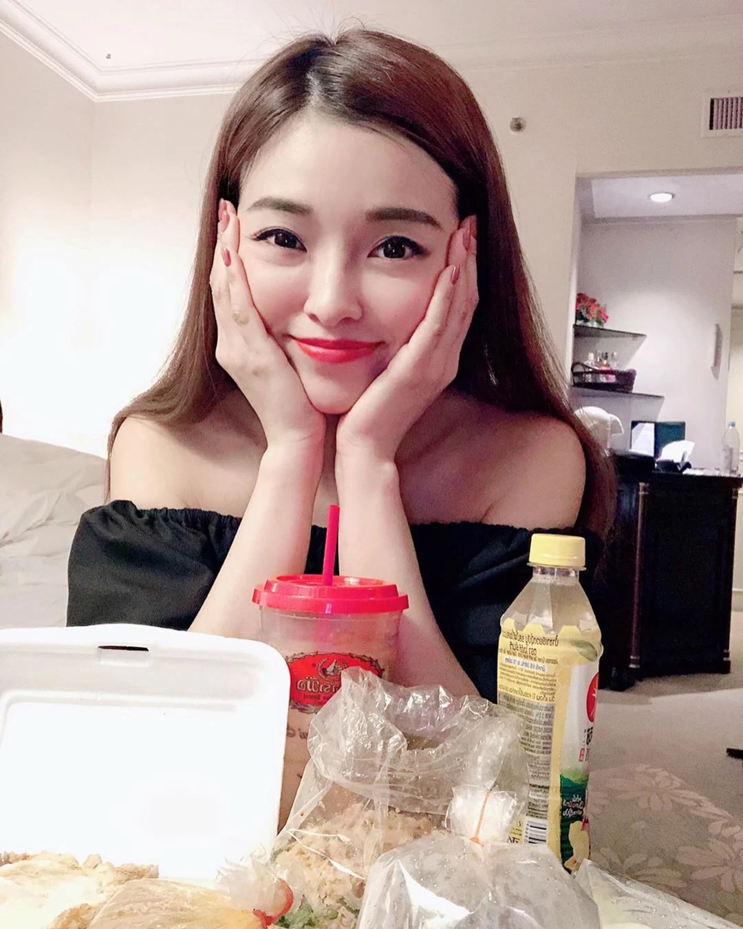 174053df8kzff36f3u88hm.webp