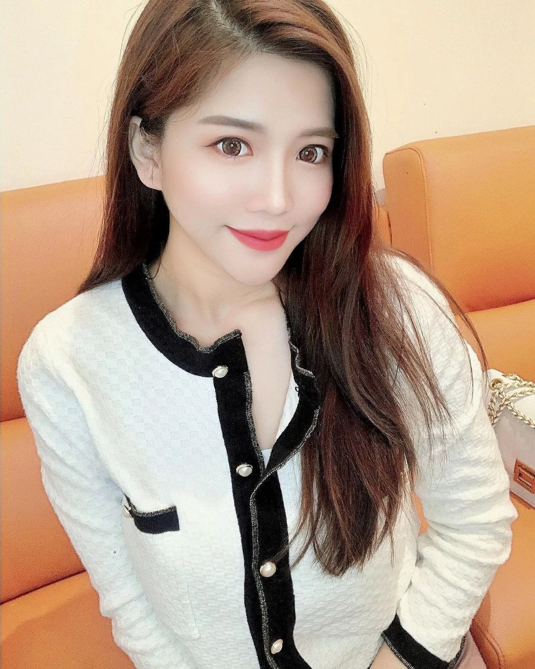 192129edg5qszyg8jgt5s1.webp