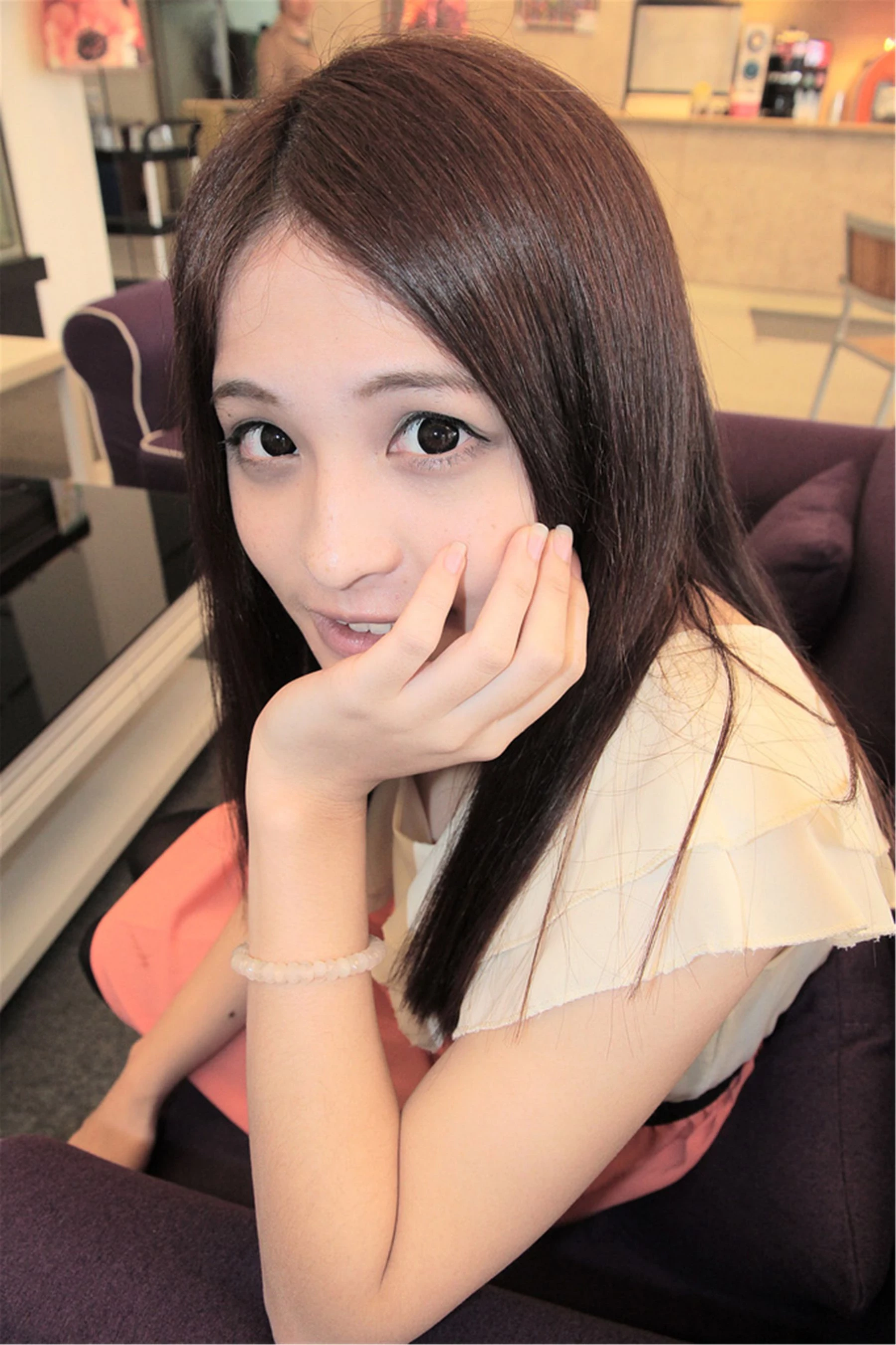 180748f9a32m3mg7eg8vz7.webp