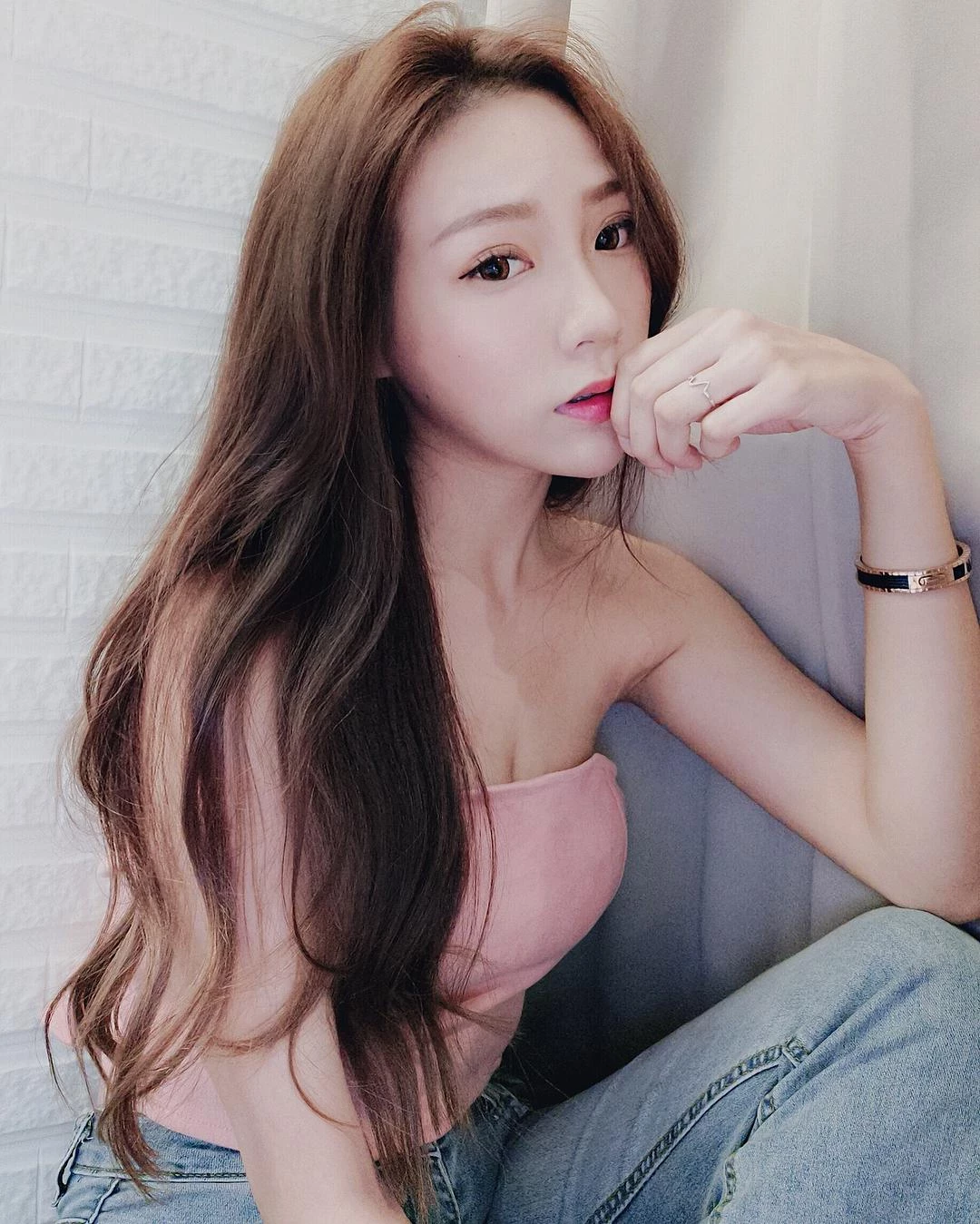 155939u5byb45e8o68w583.webp