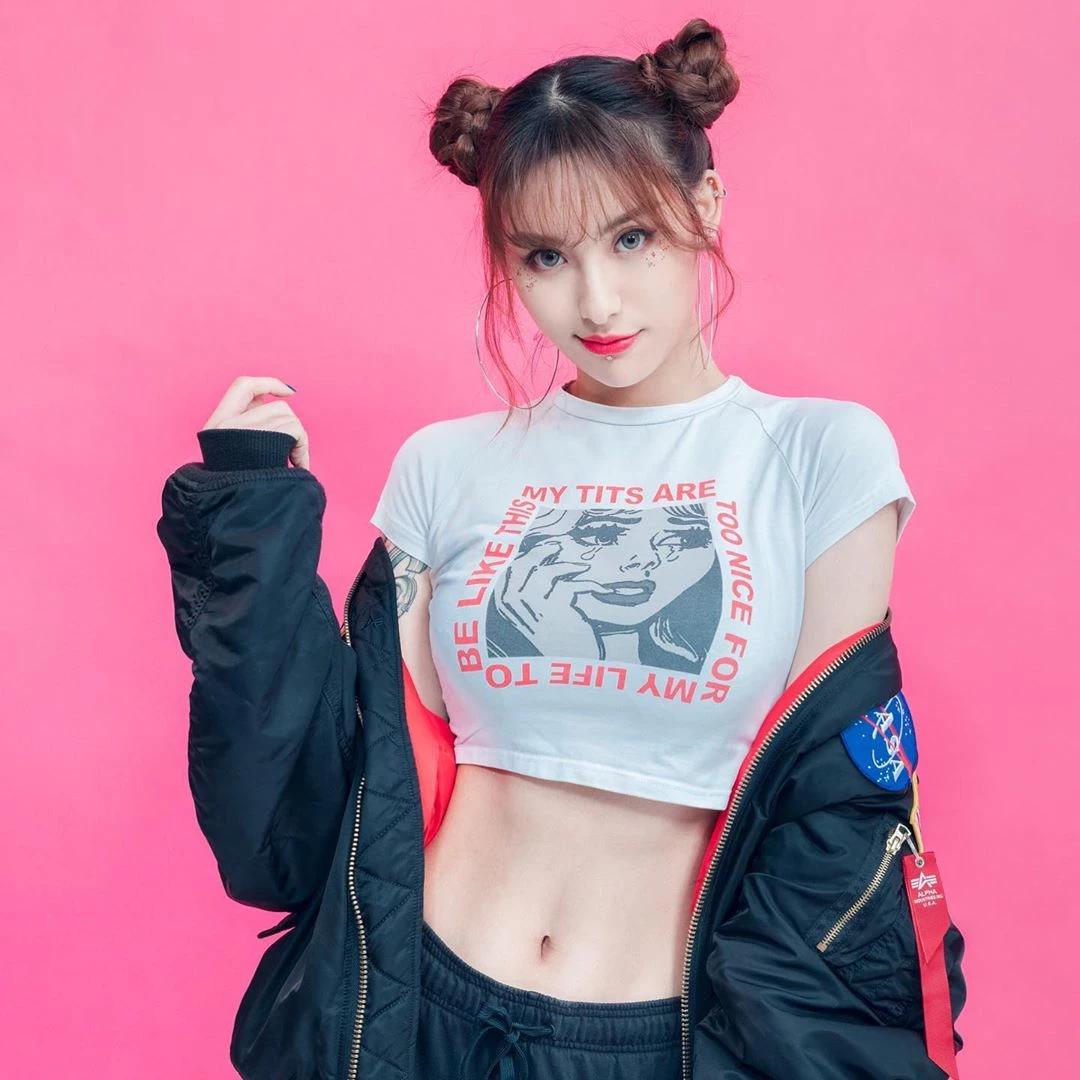 125607g5843w5gz45zyy38.webp