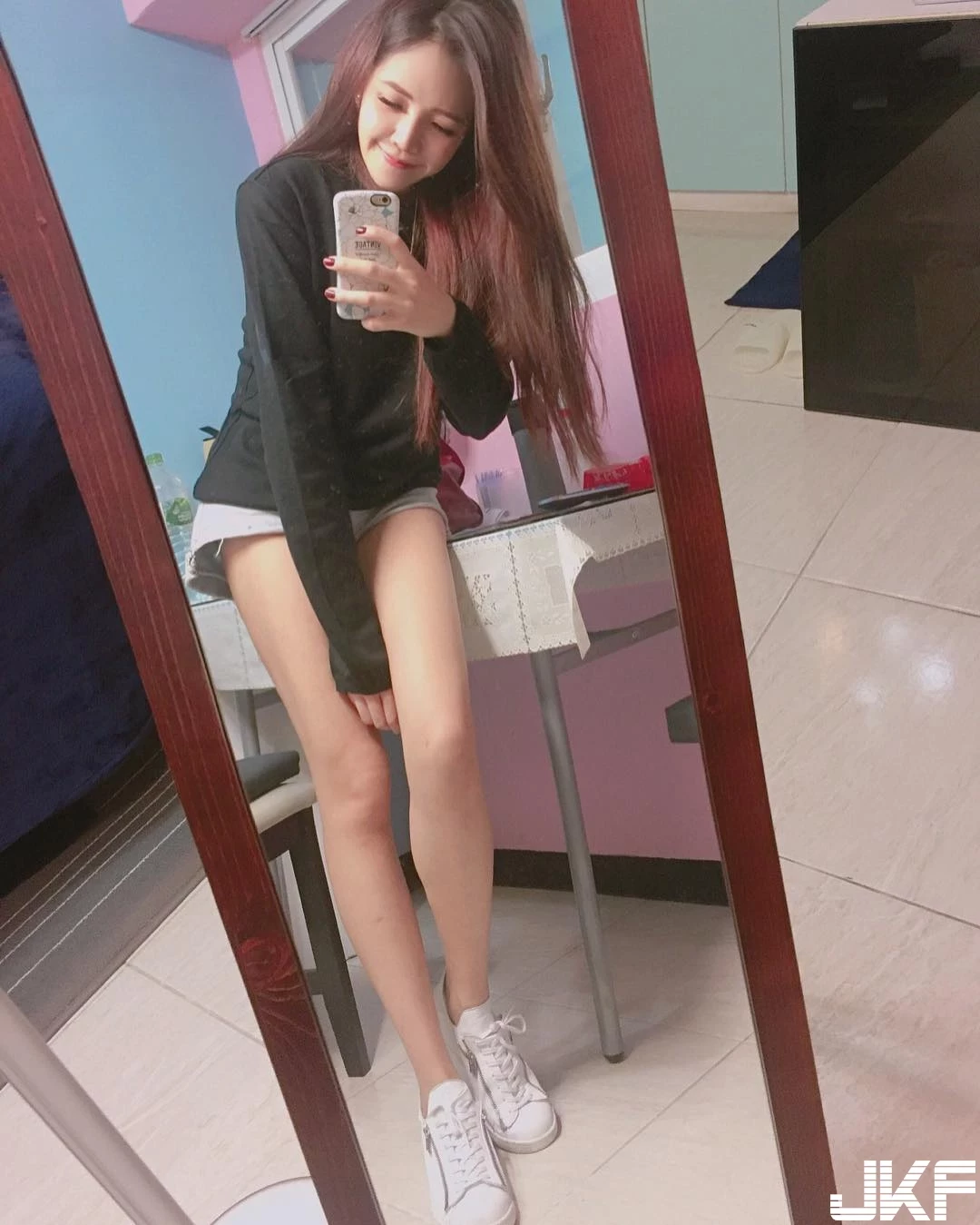 152157dhptlrzn0zyivx46.webp