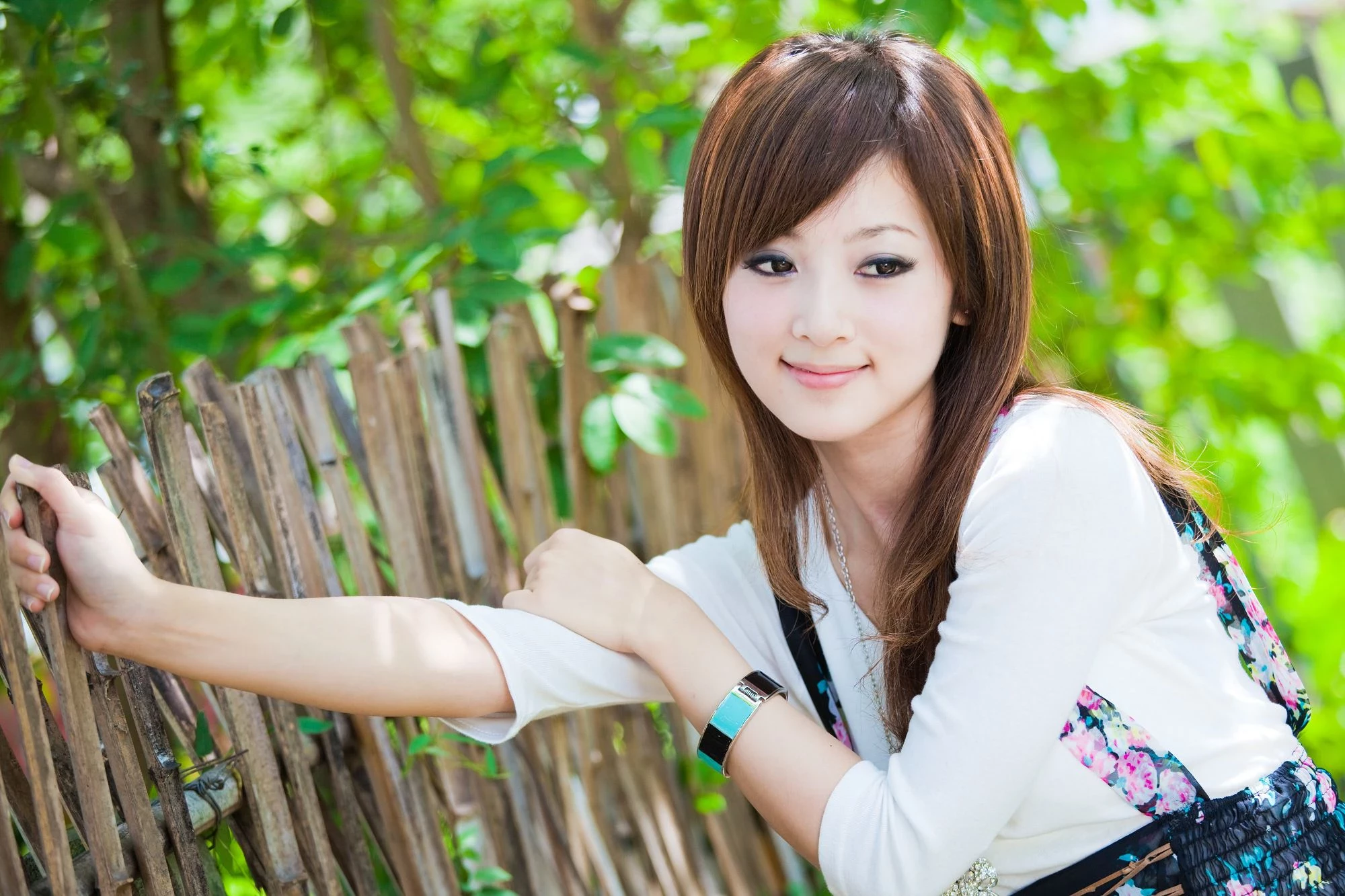 173544pge969aw10sf6sv8.webp