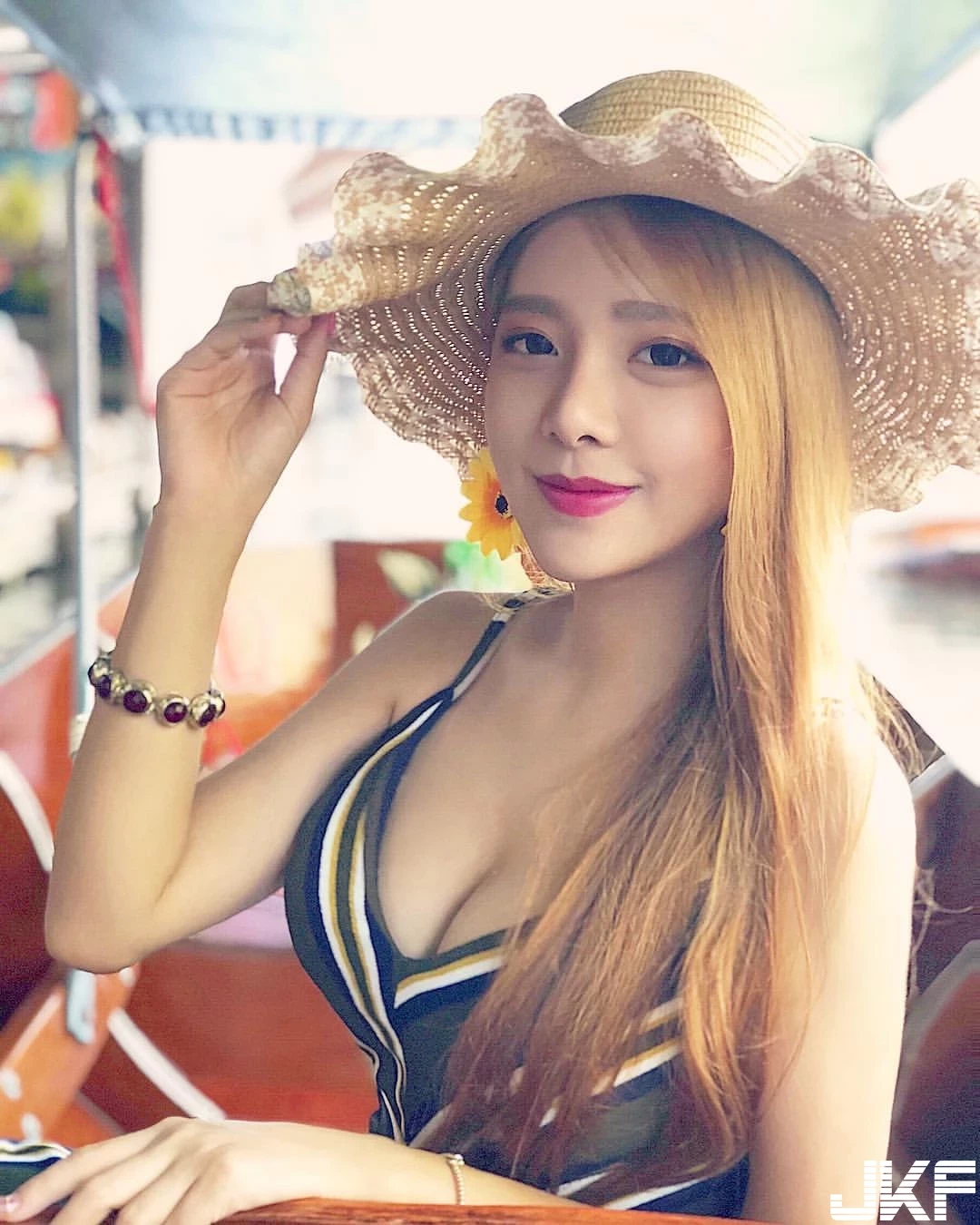 173555c57lp5hss36s7pdd.webp