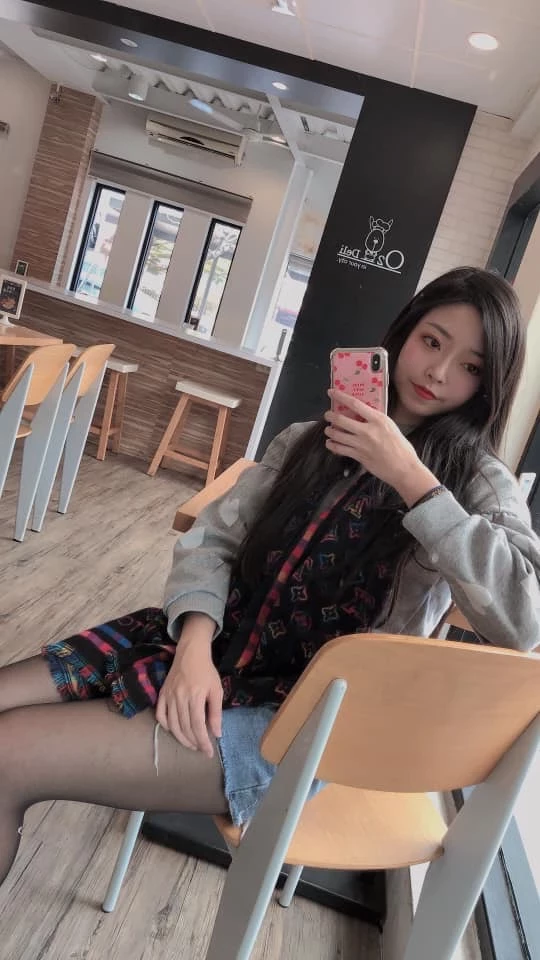 165153p5150ar6jz5cbqr5.webp