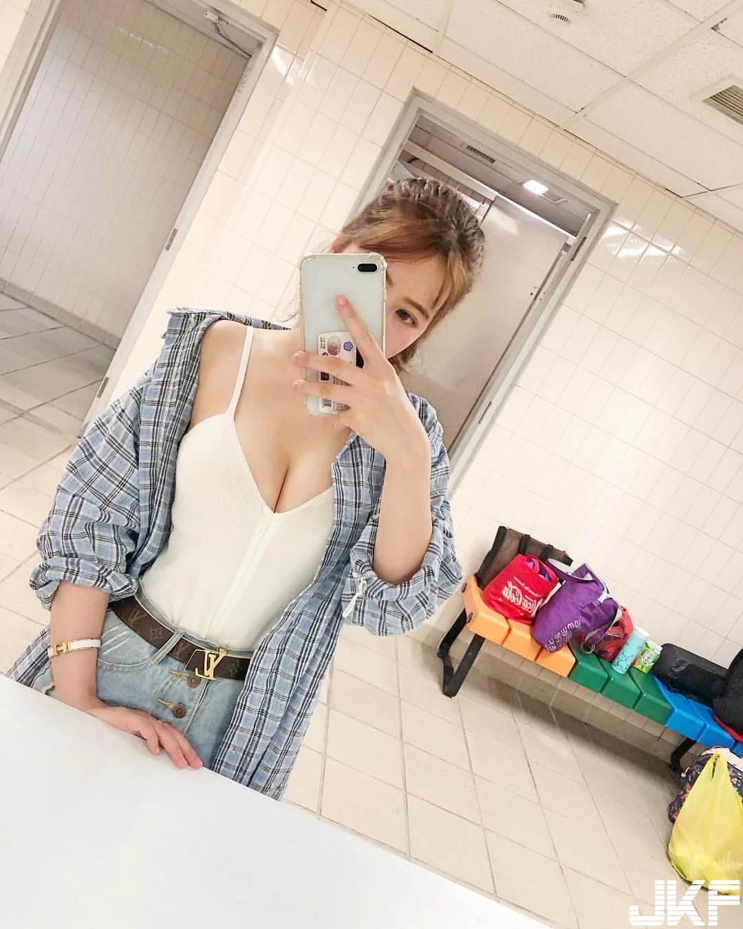 163758b60jo9o0o0aovvg8.webp