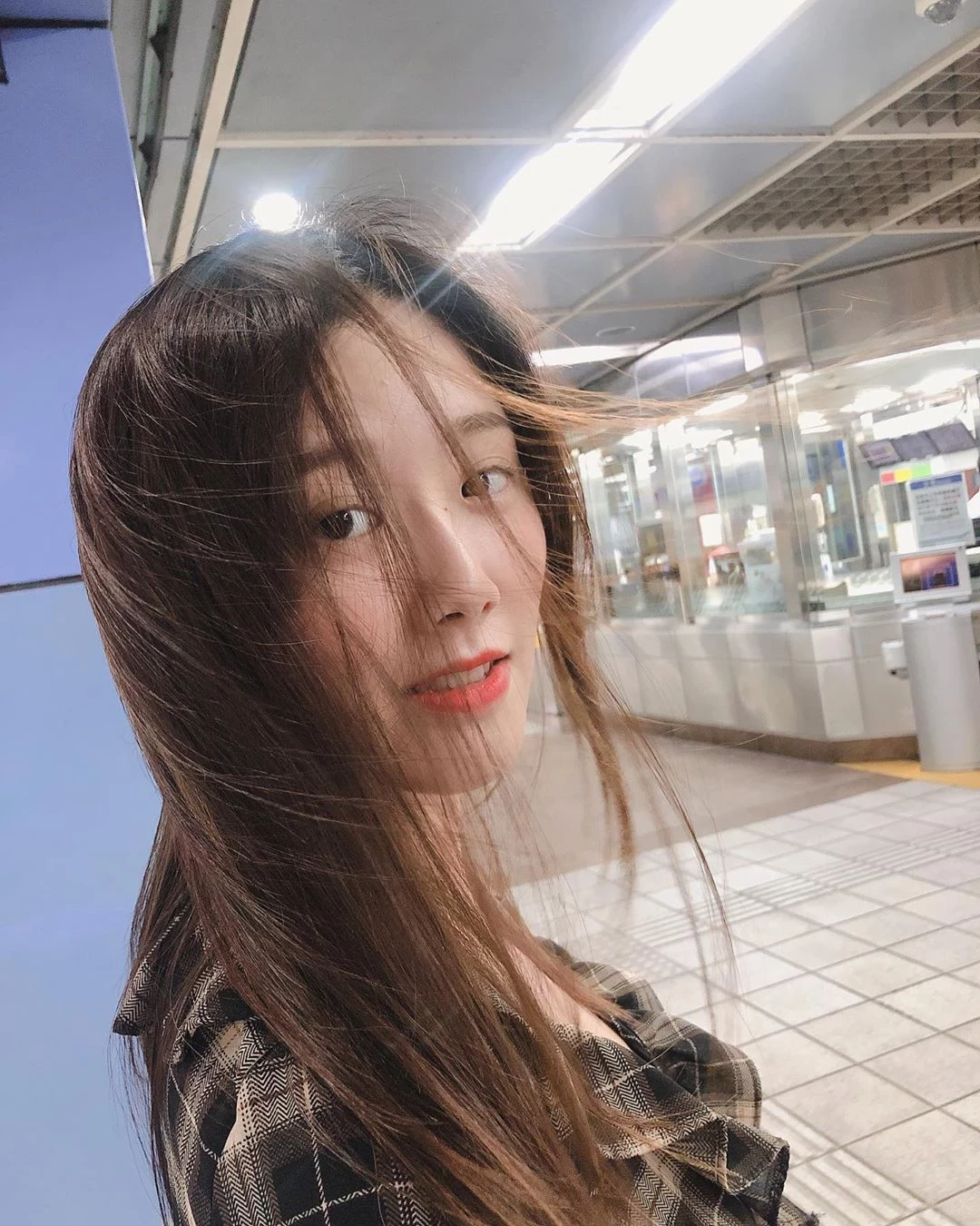 1697699.webp