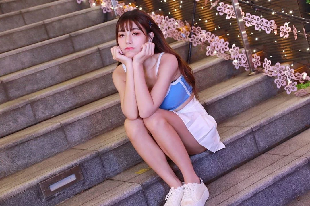1694040.webp
