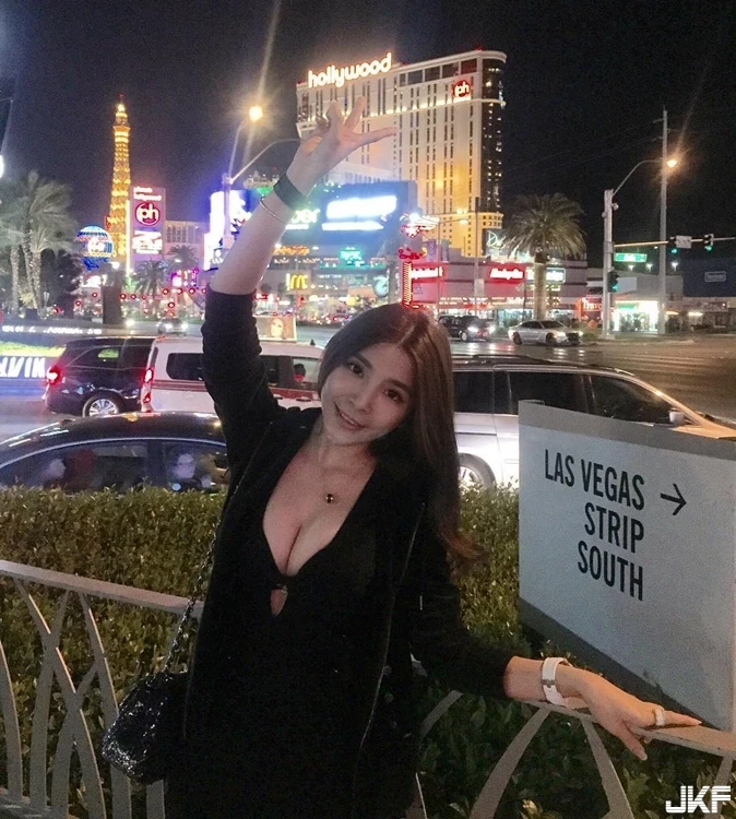 16881206.webp