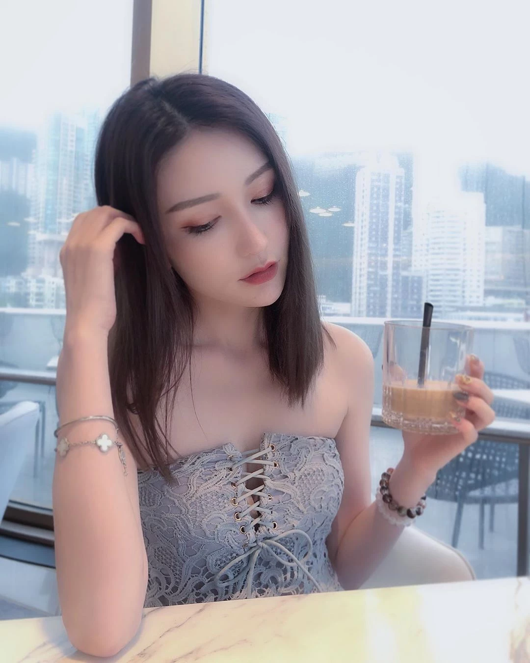 4144096.webp