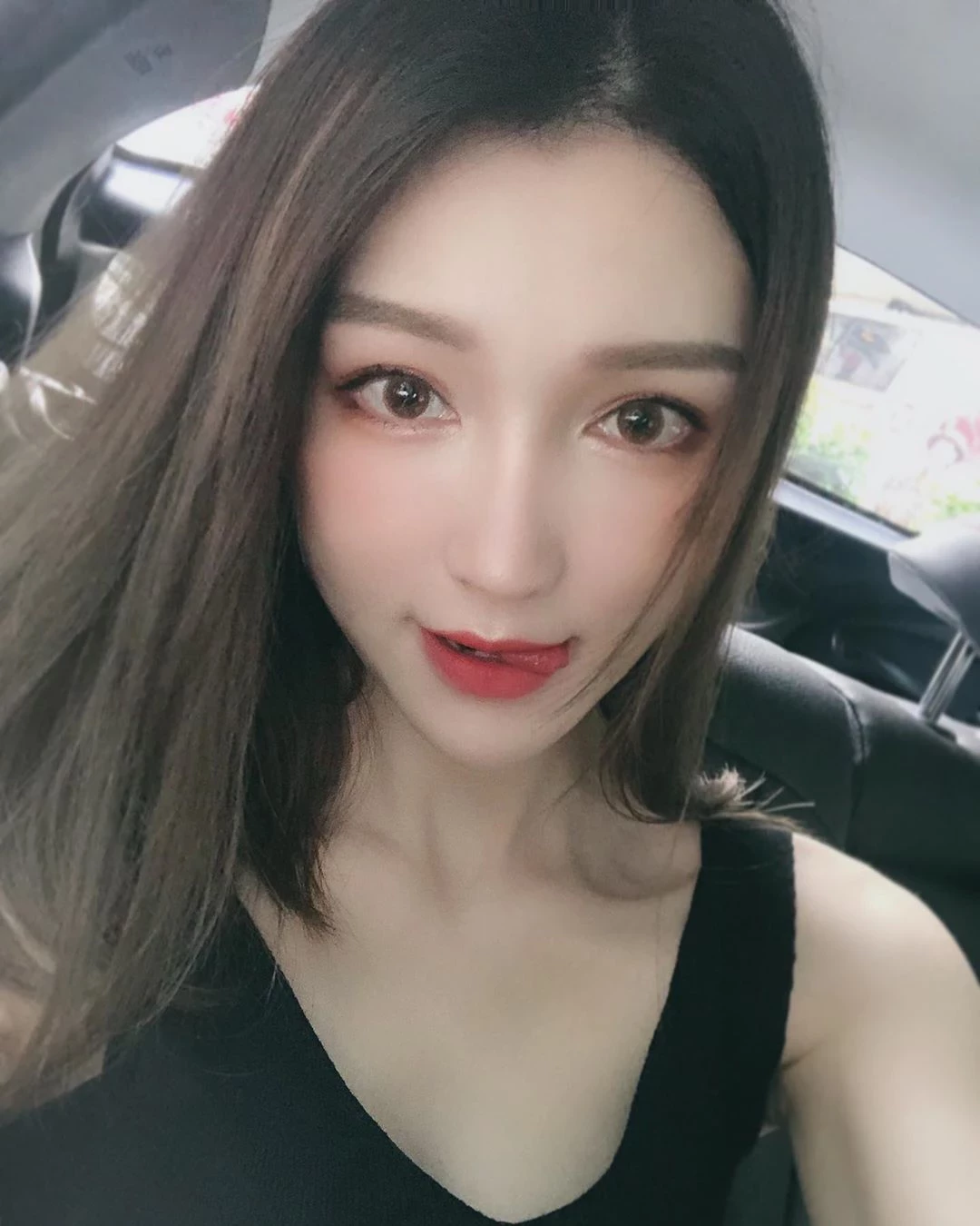 4144101.webp