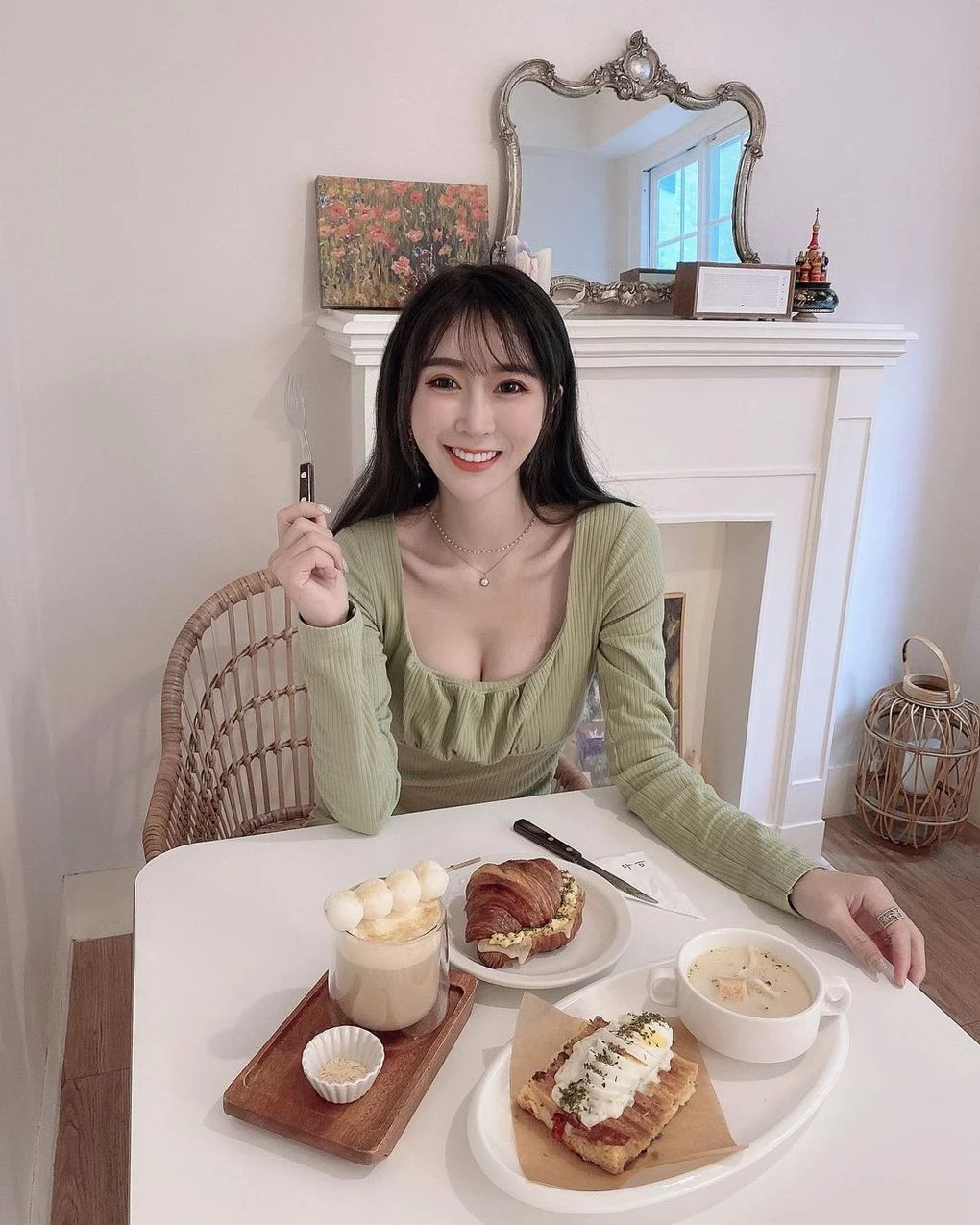 1702098.webp