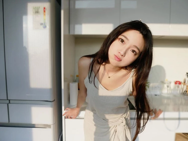1743300.webp