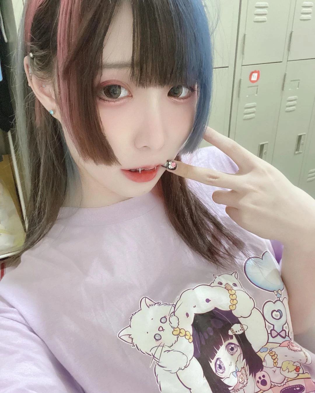 24318638.webp