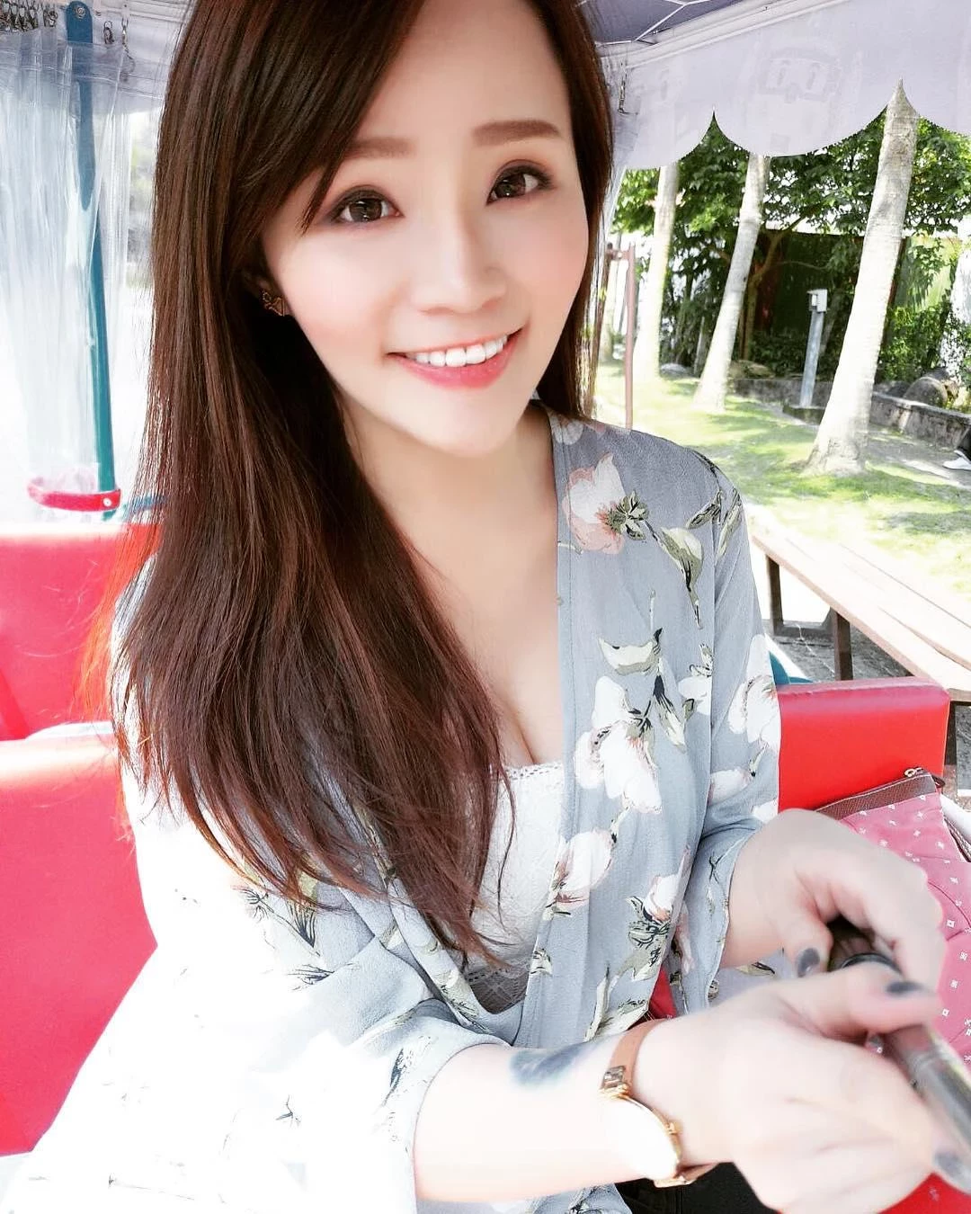 4266600.webp