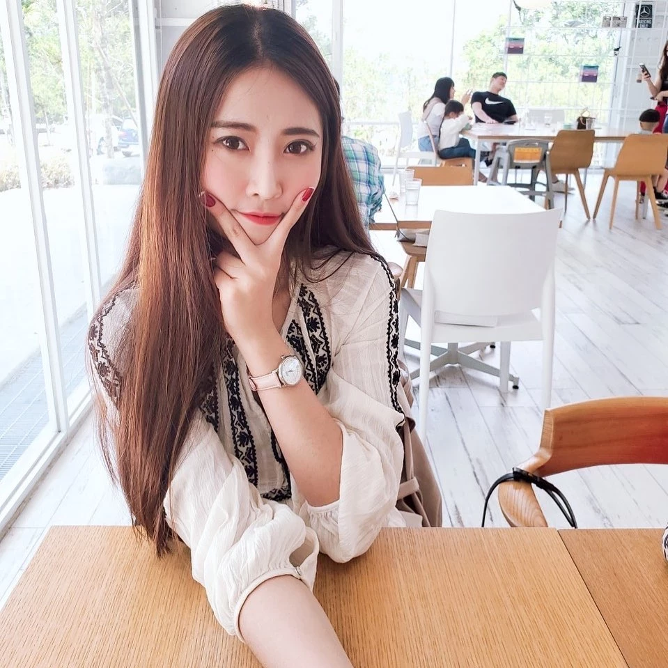 1729827.webp