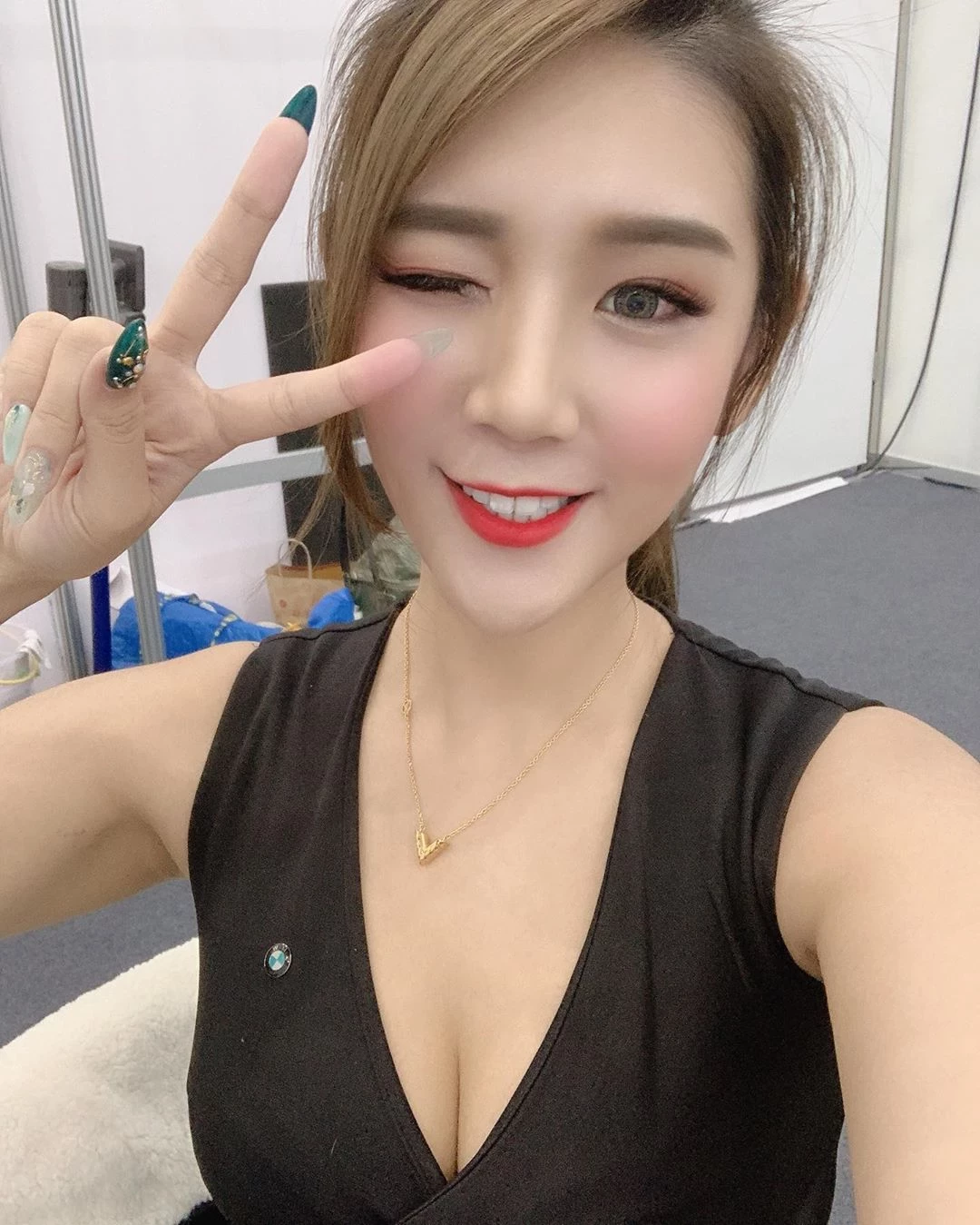 1729811.webp