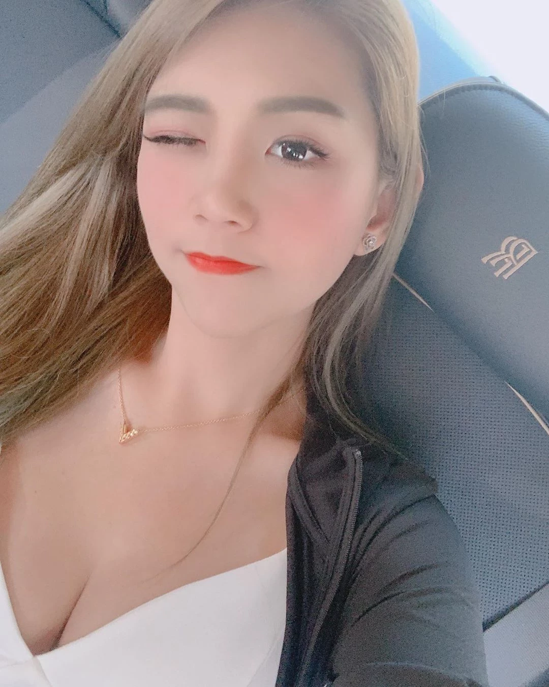 1729810.webp