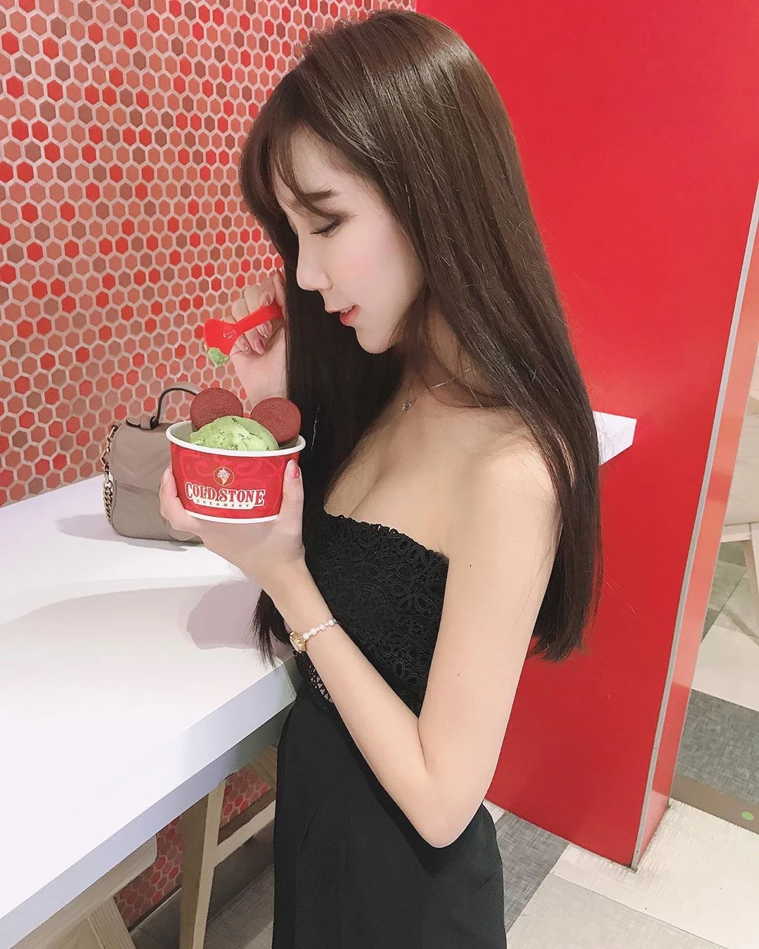 1740118.webp
