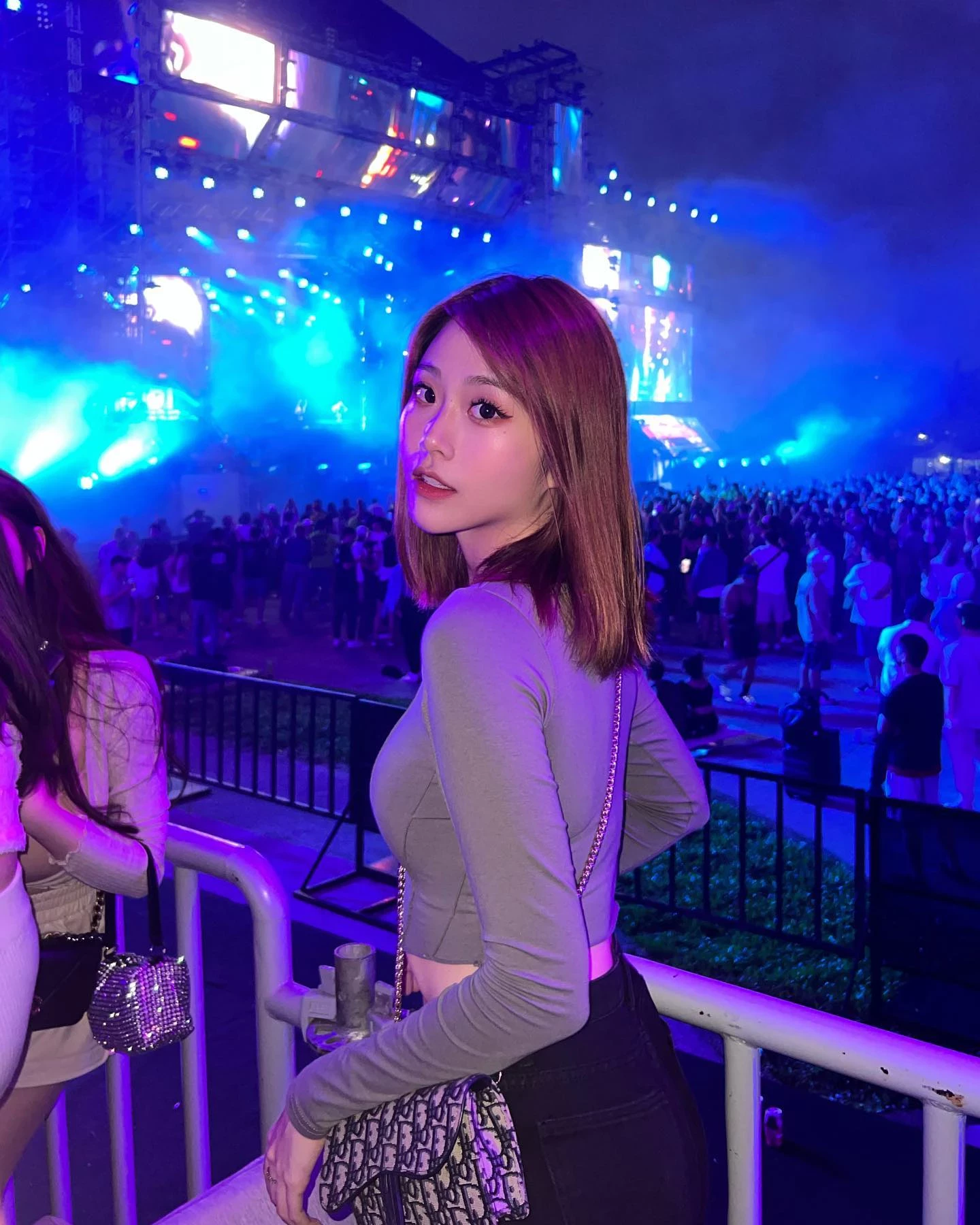23586805.webp