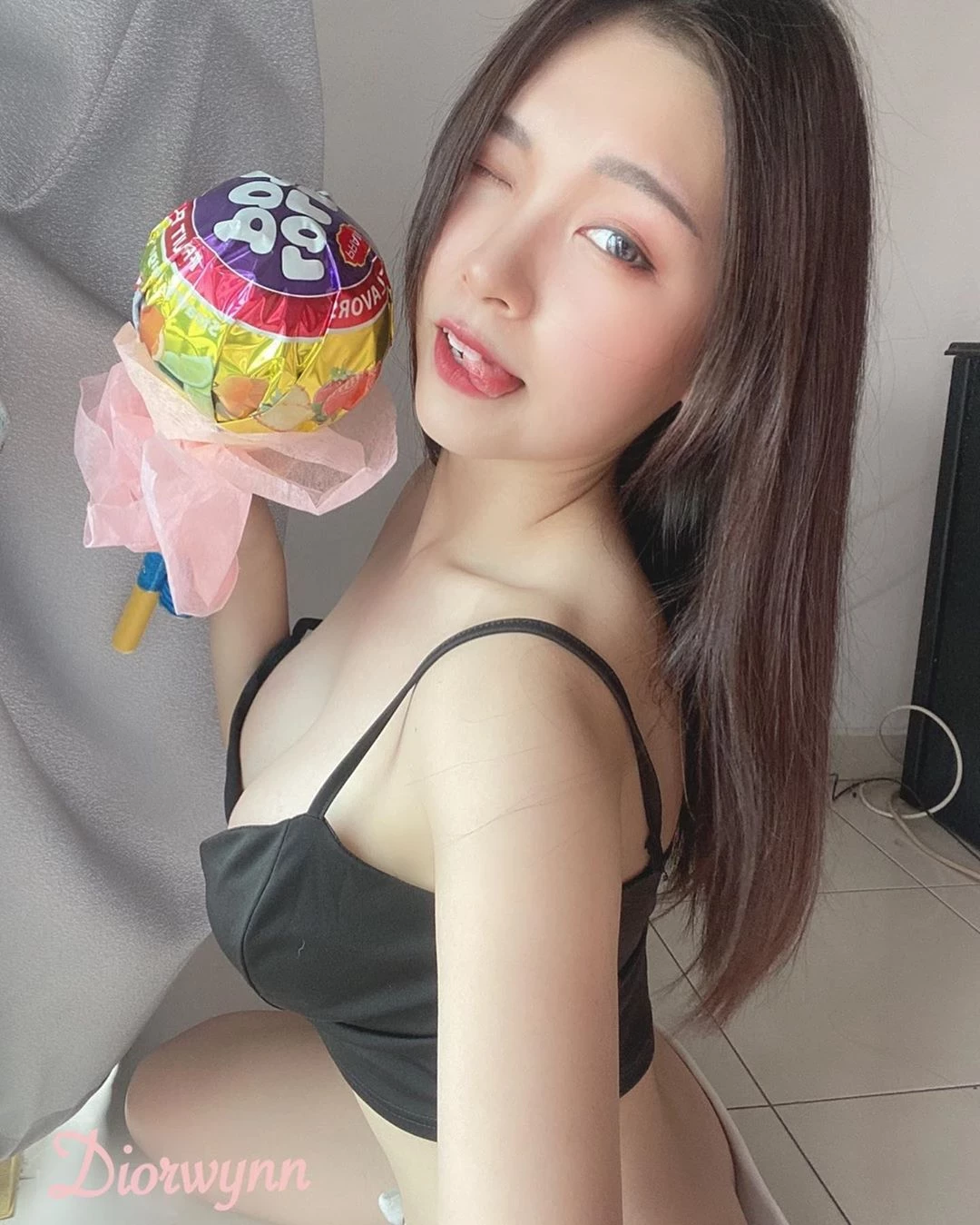 4111626.webp