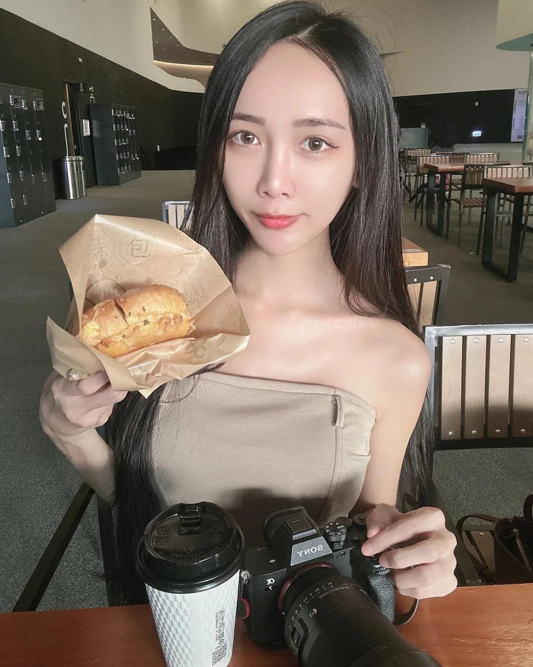 29170806.webp
