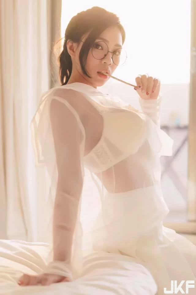 4857582.webp
