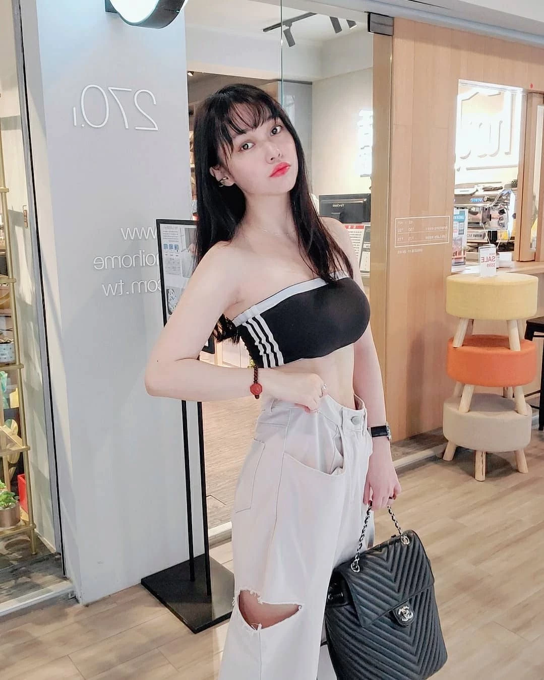 3904290.webp