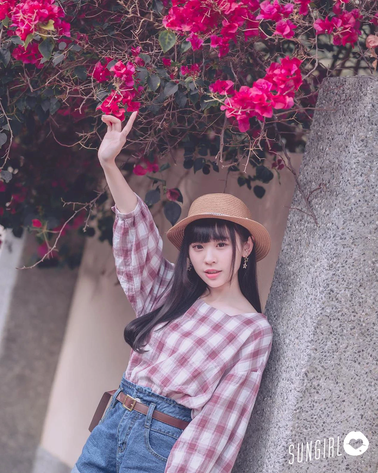 1765942.webp