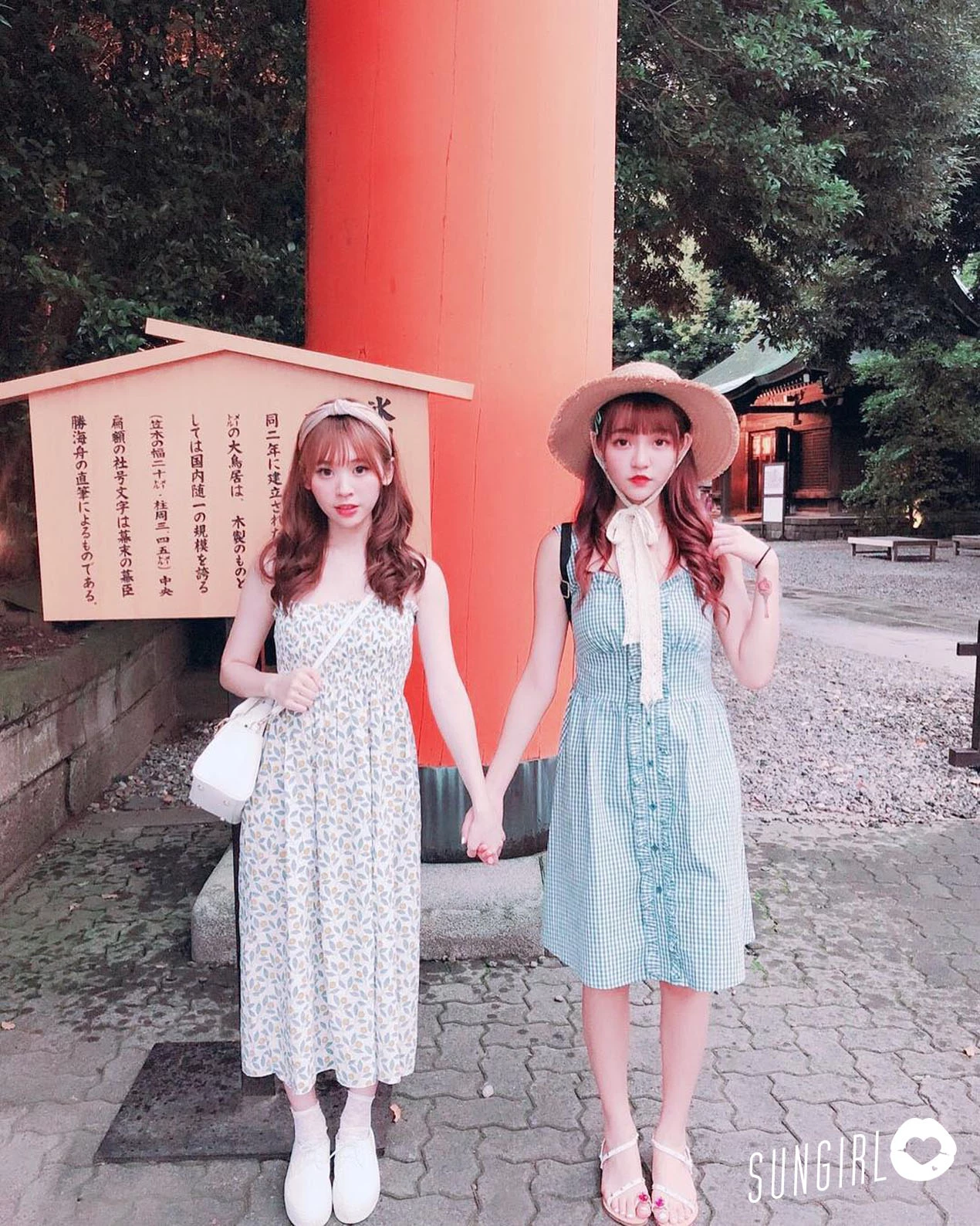 1765946.webp