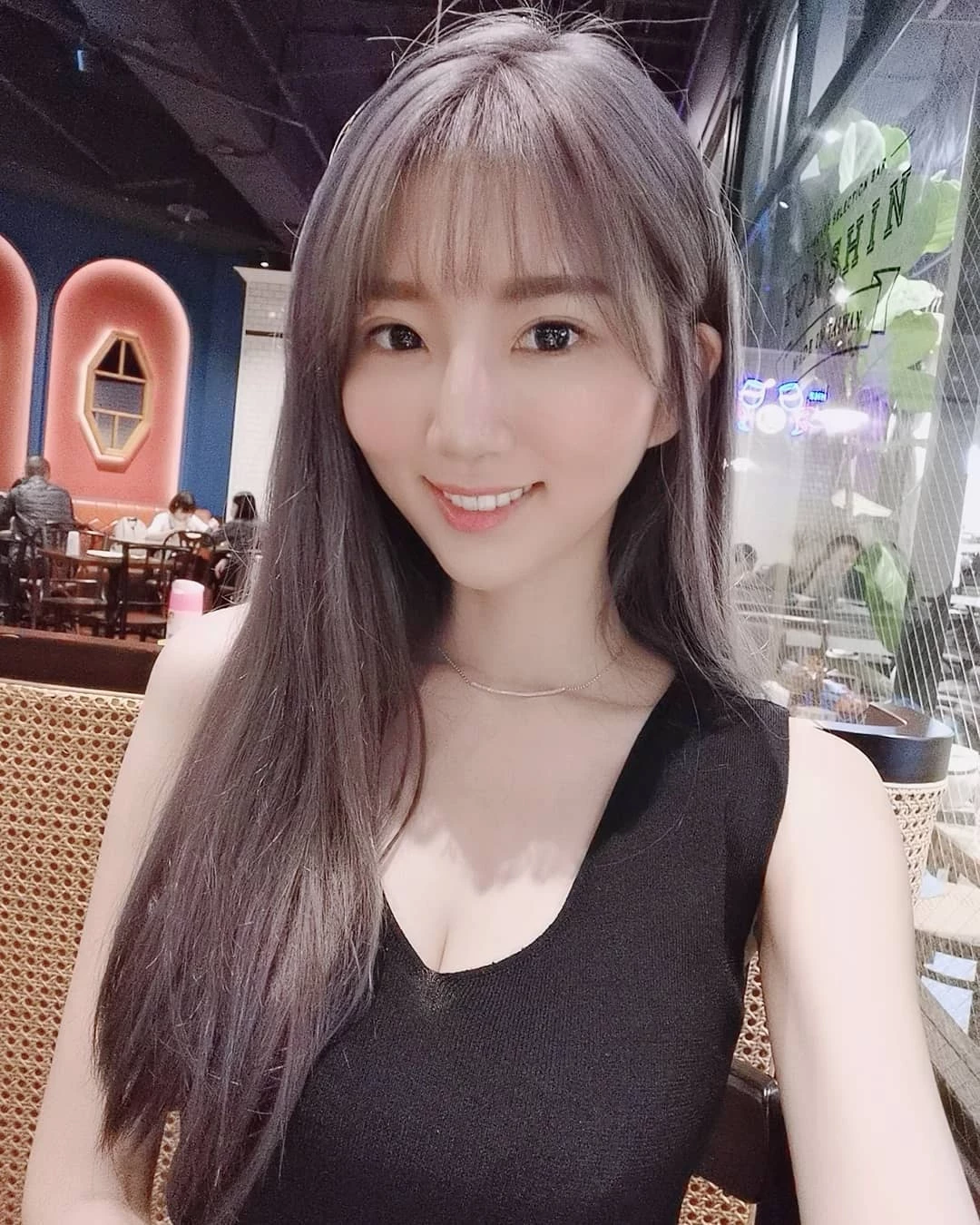 1755219.webp