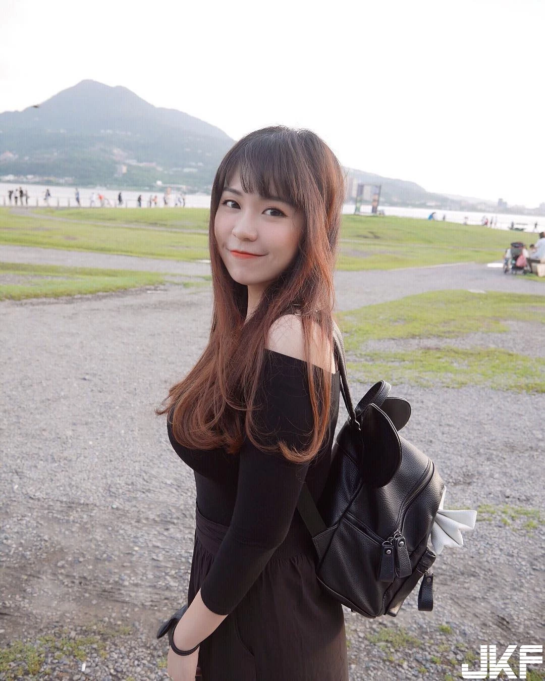 5042713.webp